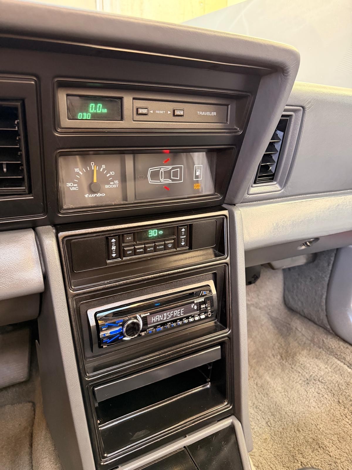 CHRYSLER Le Baron 2.2 Turbo GTC-image-12