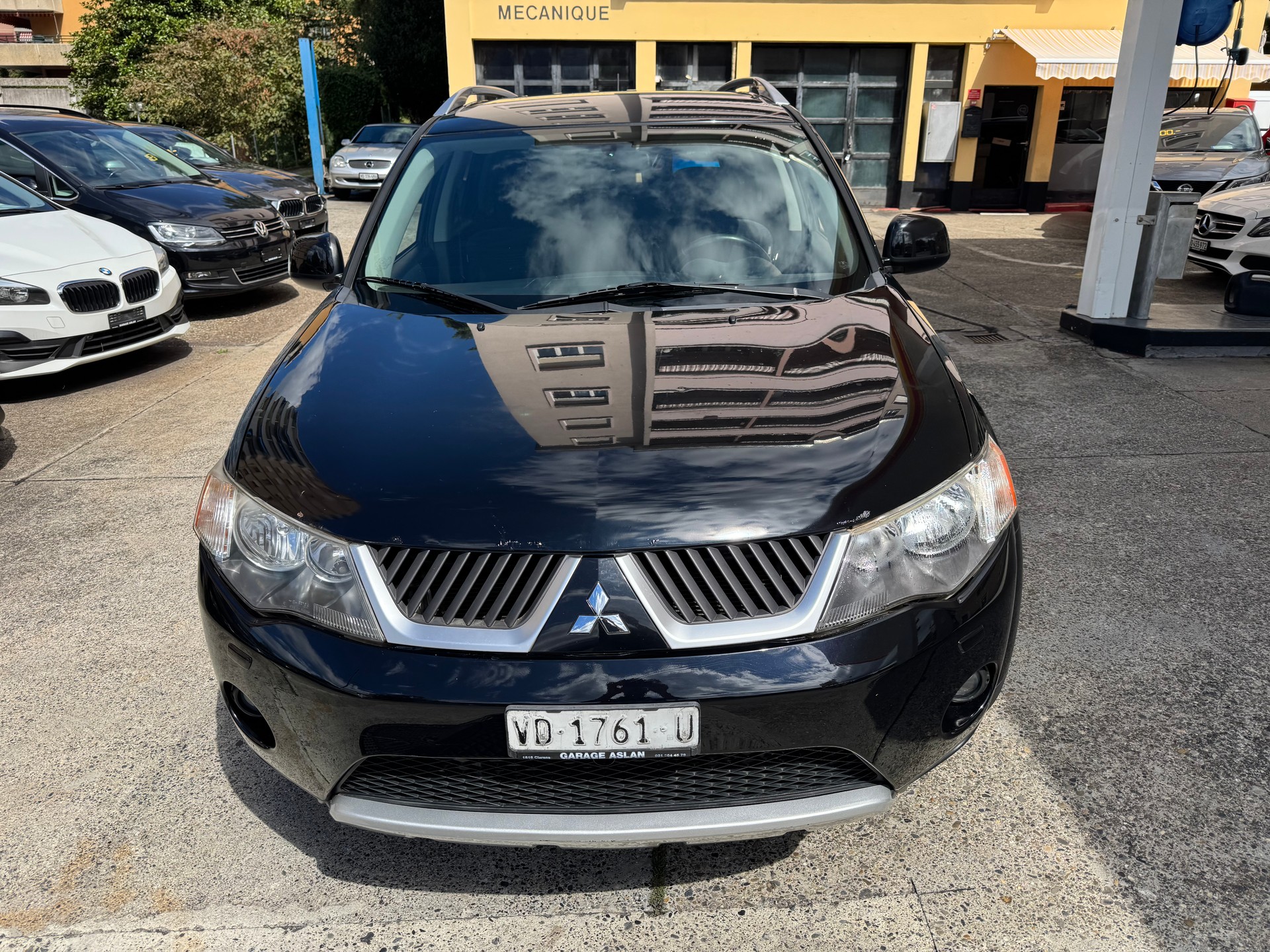 MITSUBISHI Outlander 2.0 DID Intense 4WD-image-3