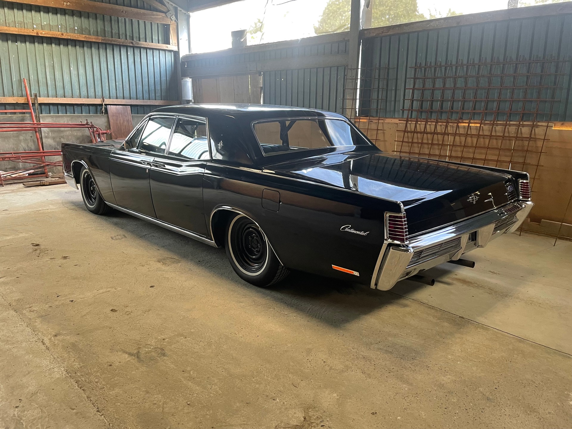 LINCOLN Continental-image-3