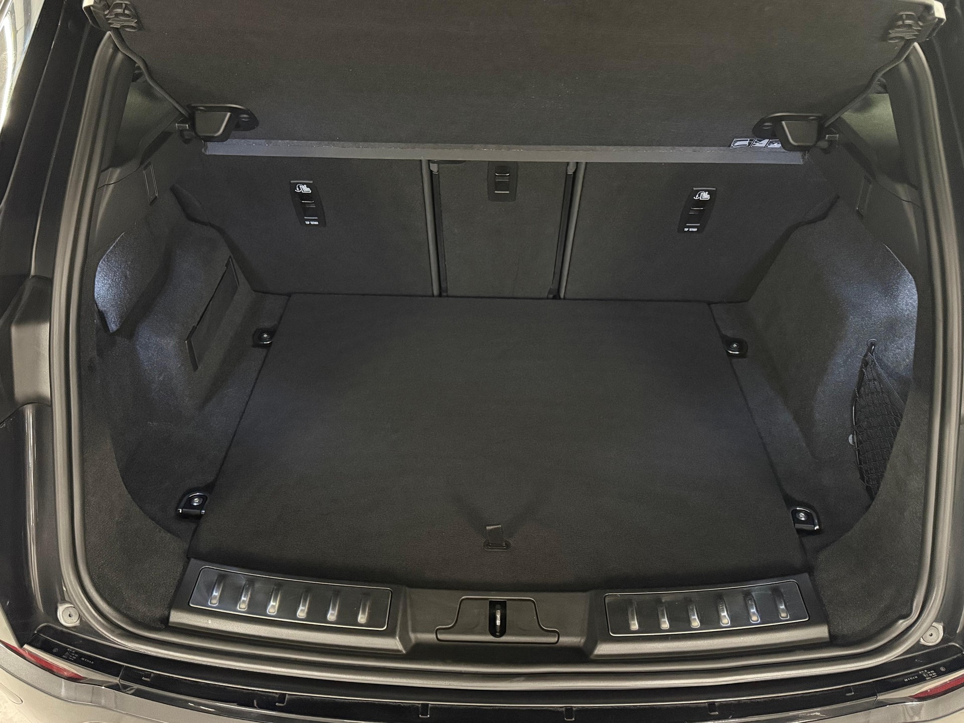 LAND ROVER Range Rover Evoque 1.5 T 270e Dynamic SE-image-14