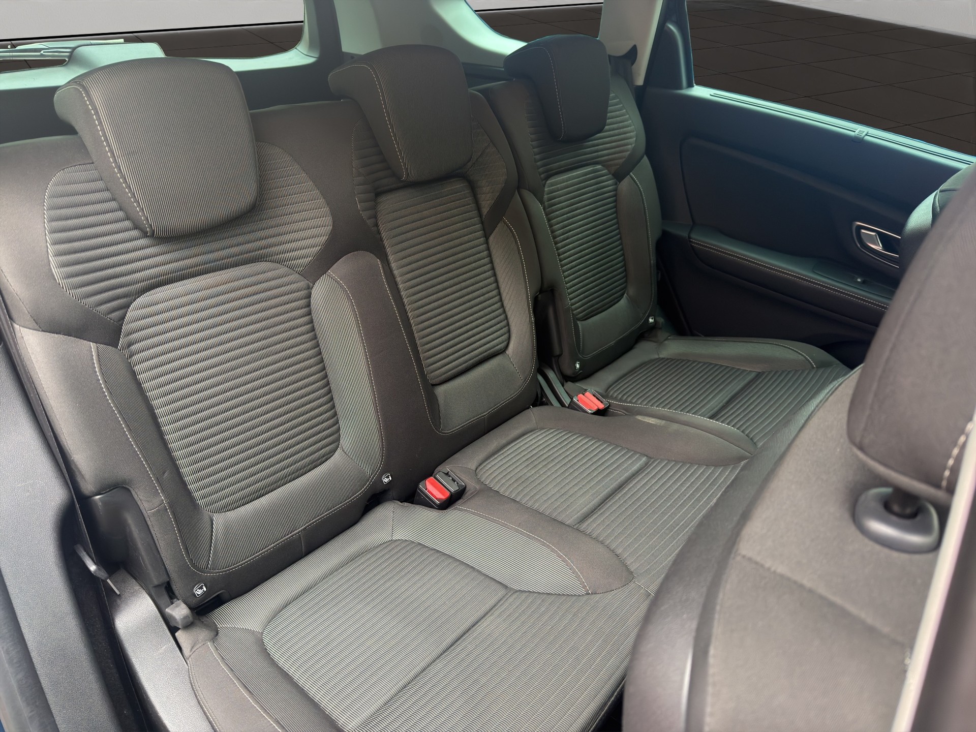 RENAULT Grand Scénic 1.8 dCi Business Line EDC-image-16