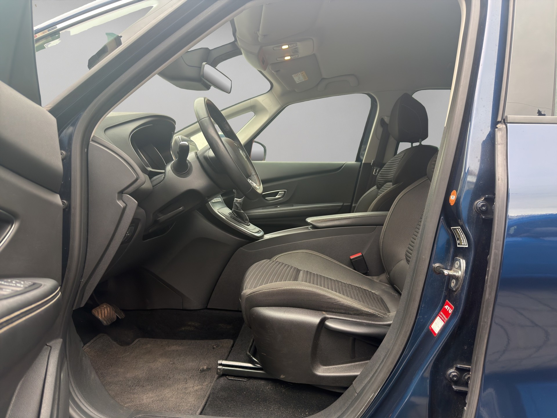 RENAULT Grand Scénic 1.8 dCi Business Line EDC-image-12