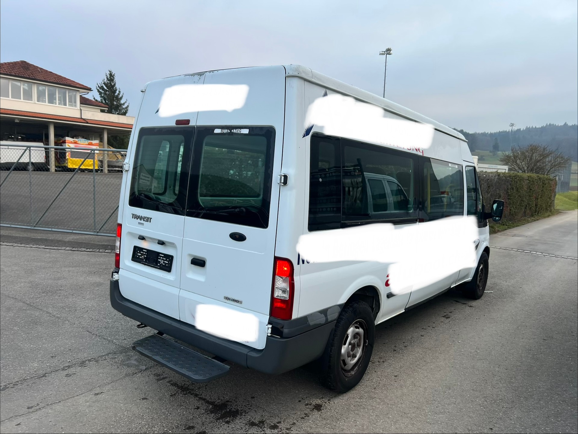 FORD Transit 2.4 TDCi Bus M2 350L Trend 14Pl.-image-4