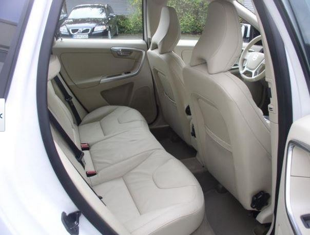 VOLVO 2.0 D4 DRIVe Summum S/S-image-1
