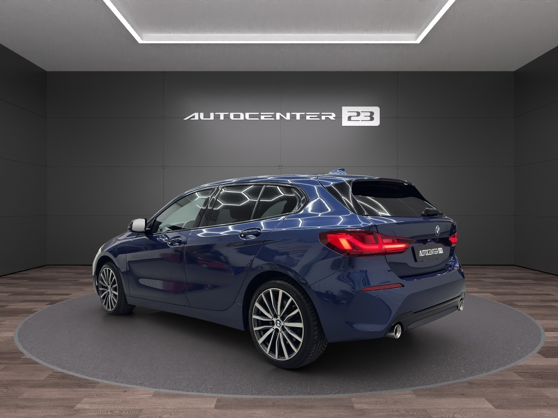 BMW 120d xDrive Steptronic Sport Line-image-2