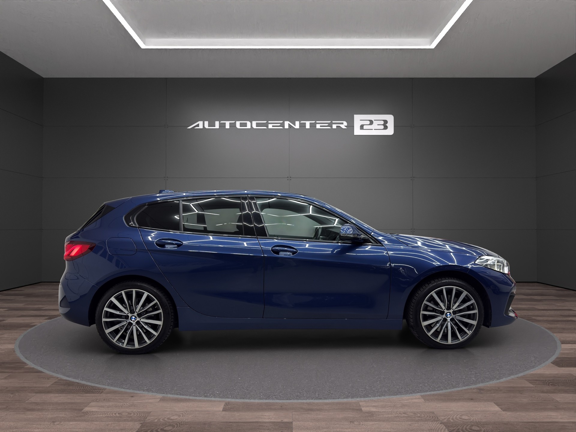 BMW 120d xDrive Steptronic Sport Line-image-5
