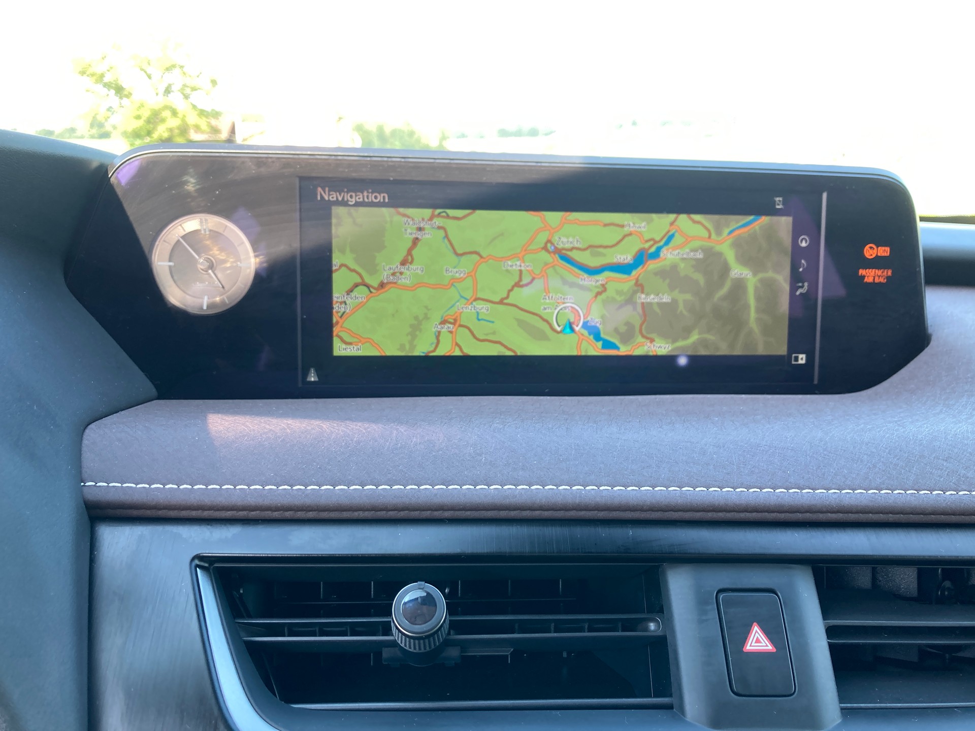 LEXUS UX 300e Excellence Automatic-image-11