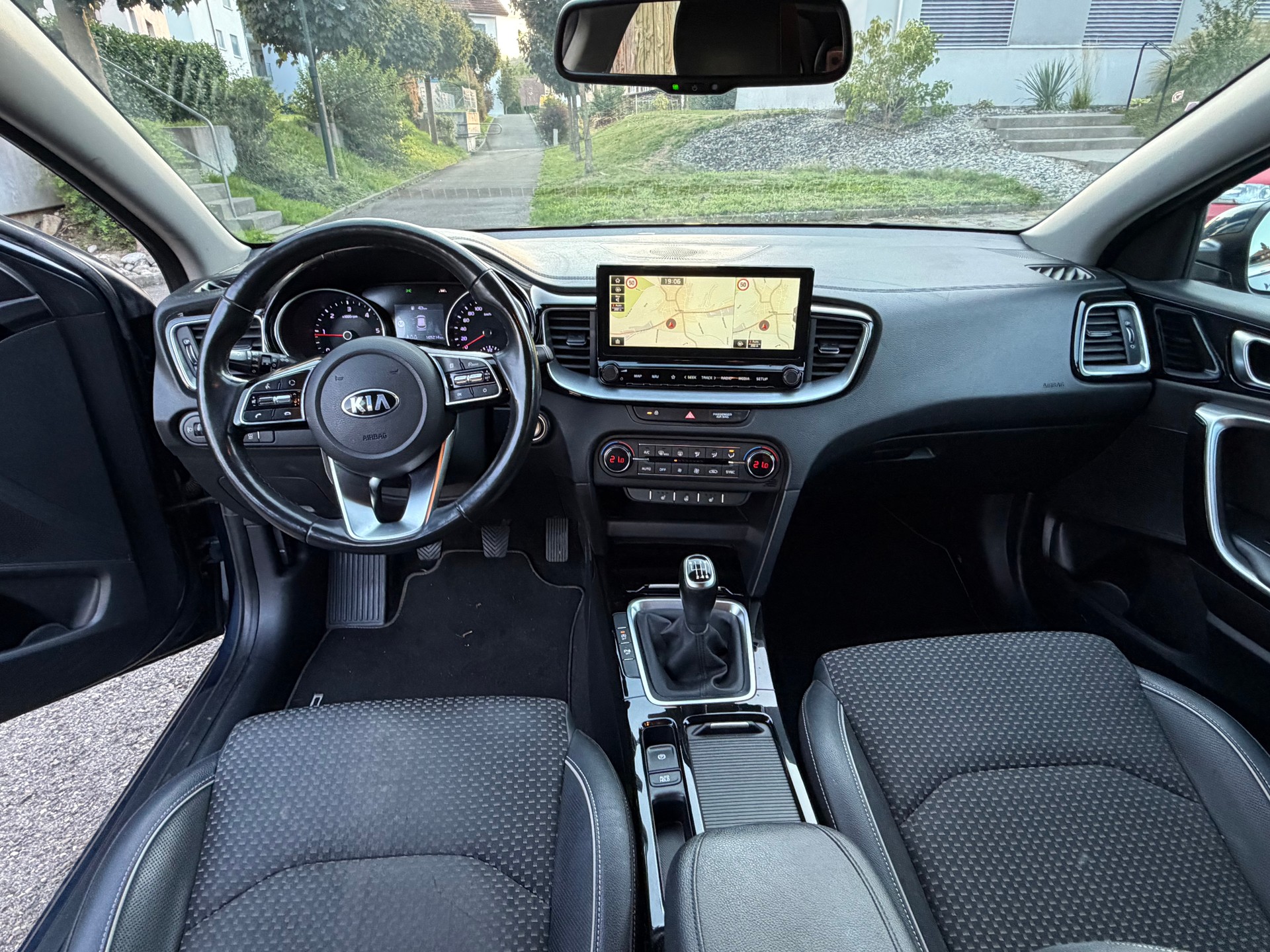 KIA Ceed Sportswagon 1.6 CRDi Style-image-8