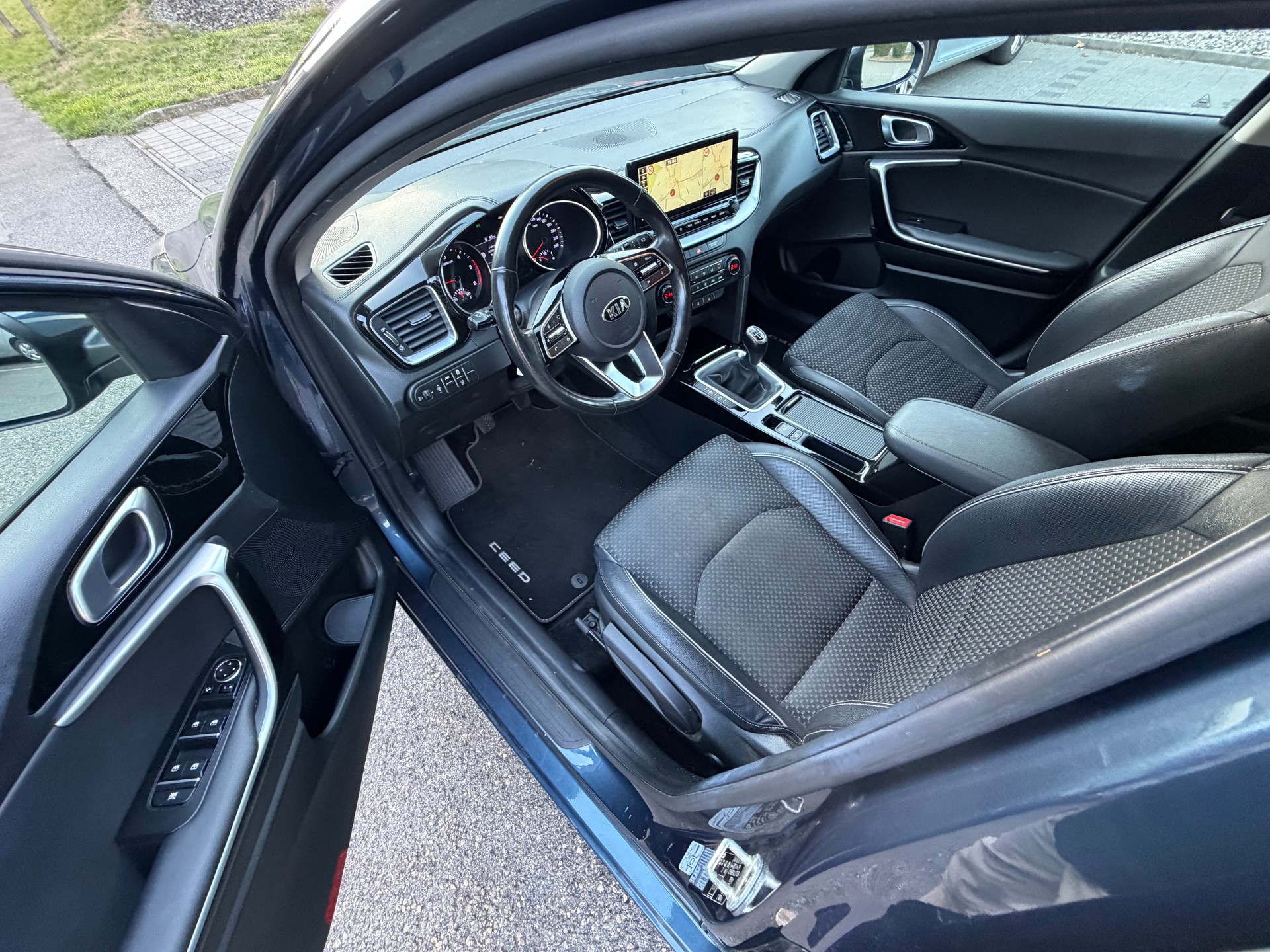 KIA Ceed Sportswagon 1.6 CRDi Style-image-9