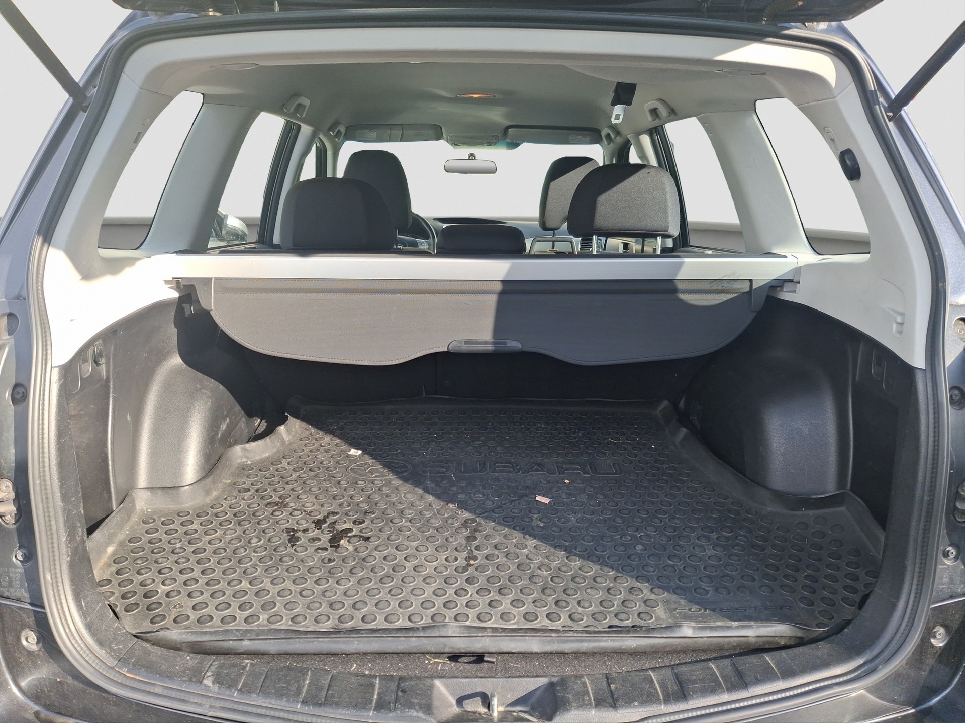 SUBARU Forester 2.0D XS Comfort-image-4