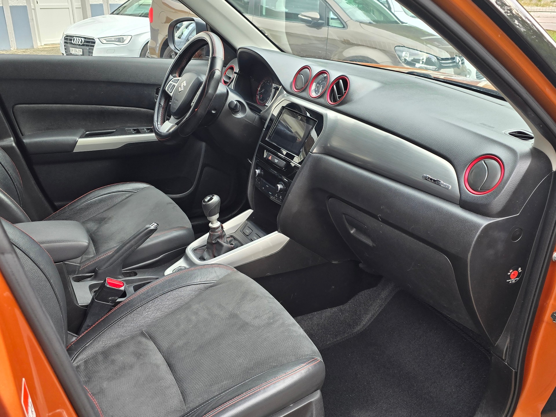 SUZUKI Vitara 1.4 Boosterjet Compact Top-image-11