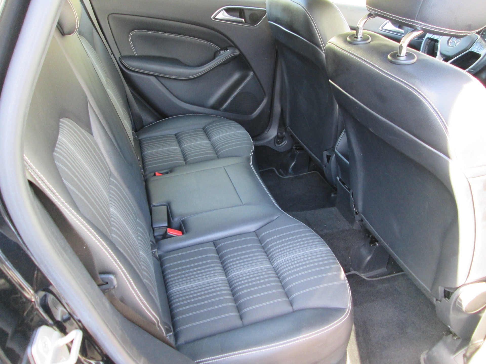 MERCEDES-BENZ B 180 BlueEFFICIENCY Sport-image-10
