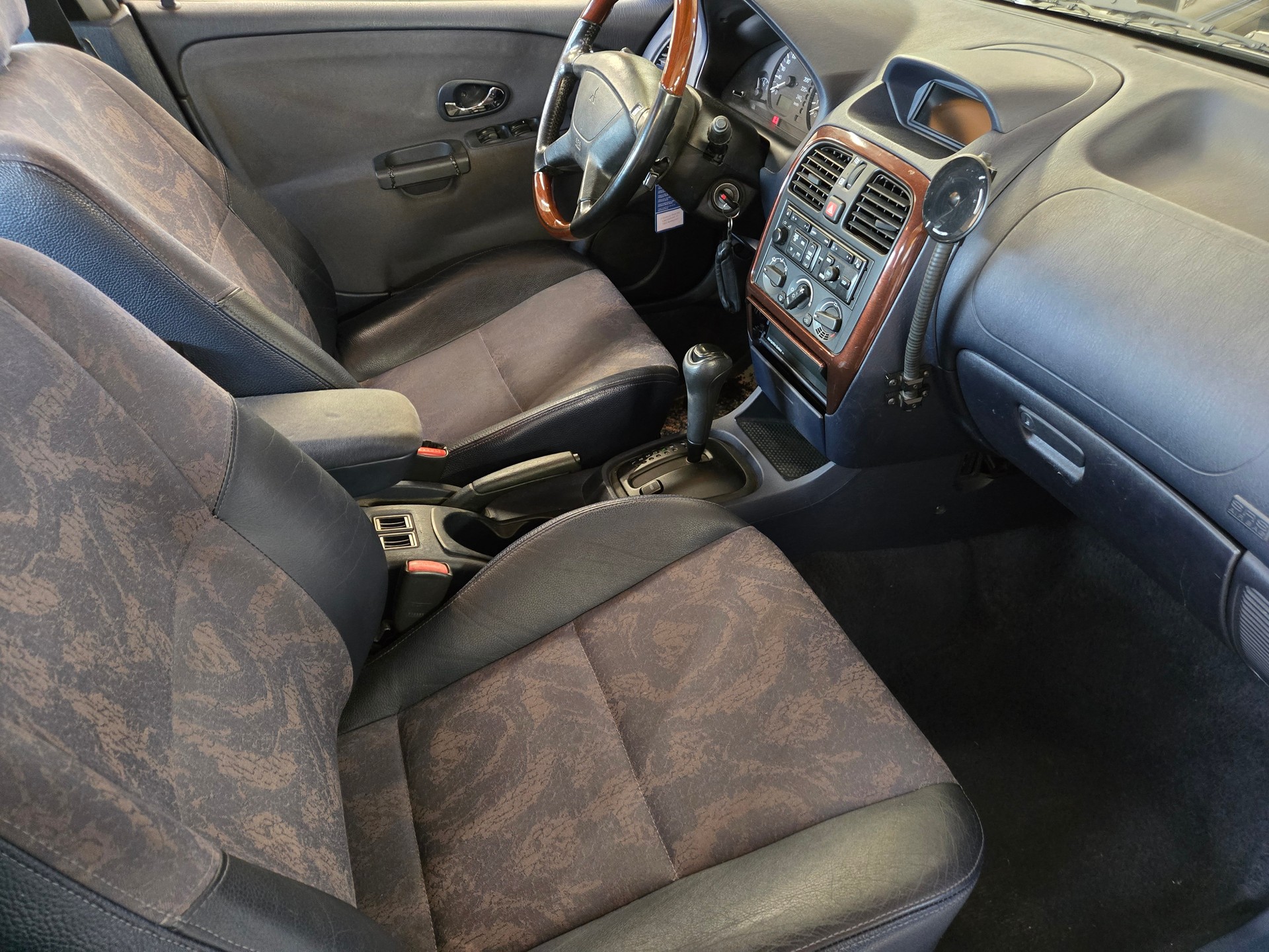 MITSUBISHI Carisma 1.8 GDI Elegance-image-4