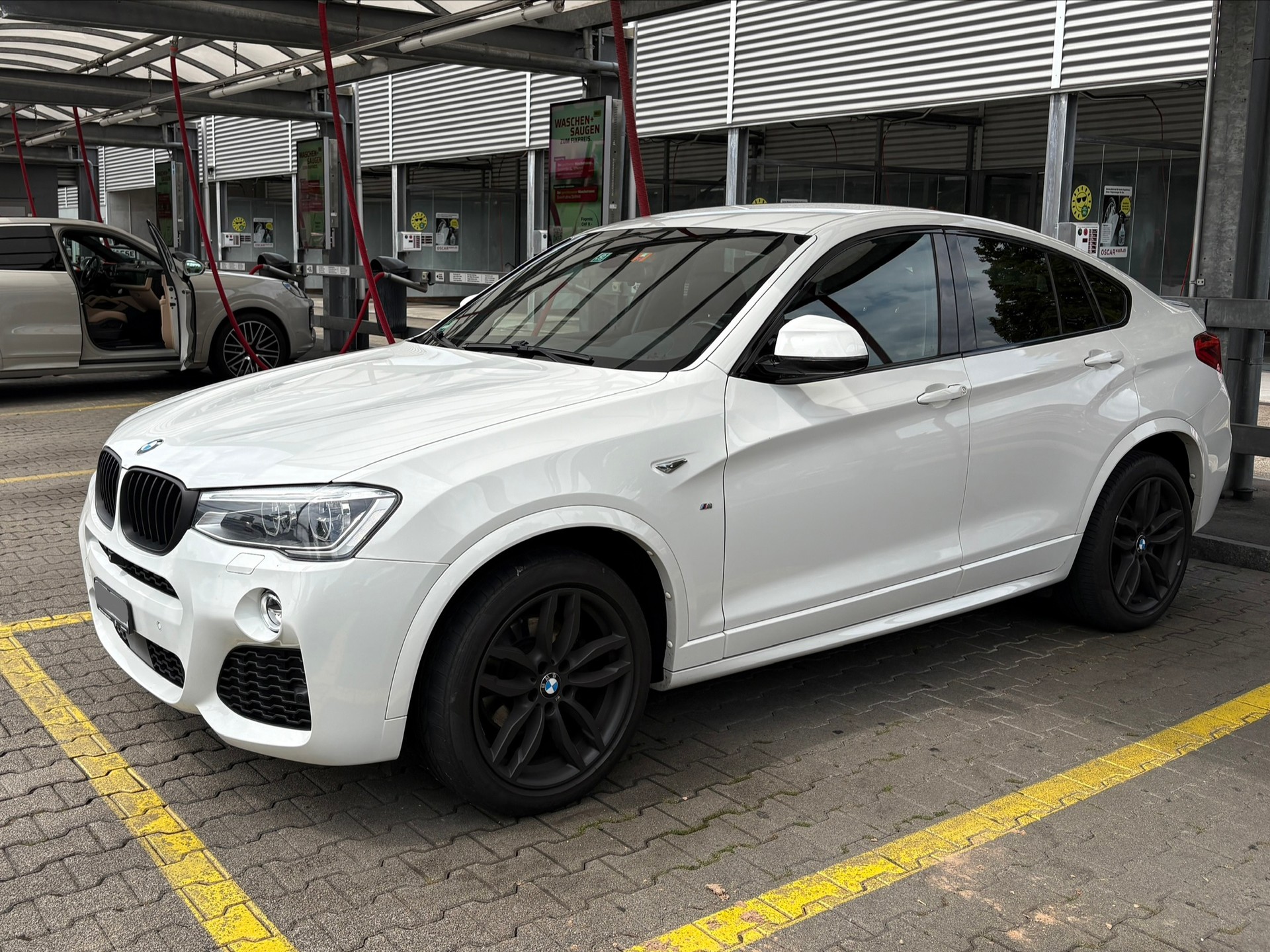 BMW xDrive 35d M Sport Steptronic-image-0
