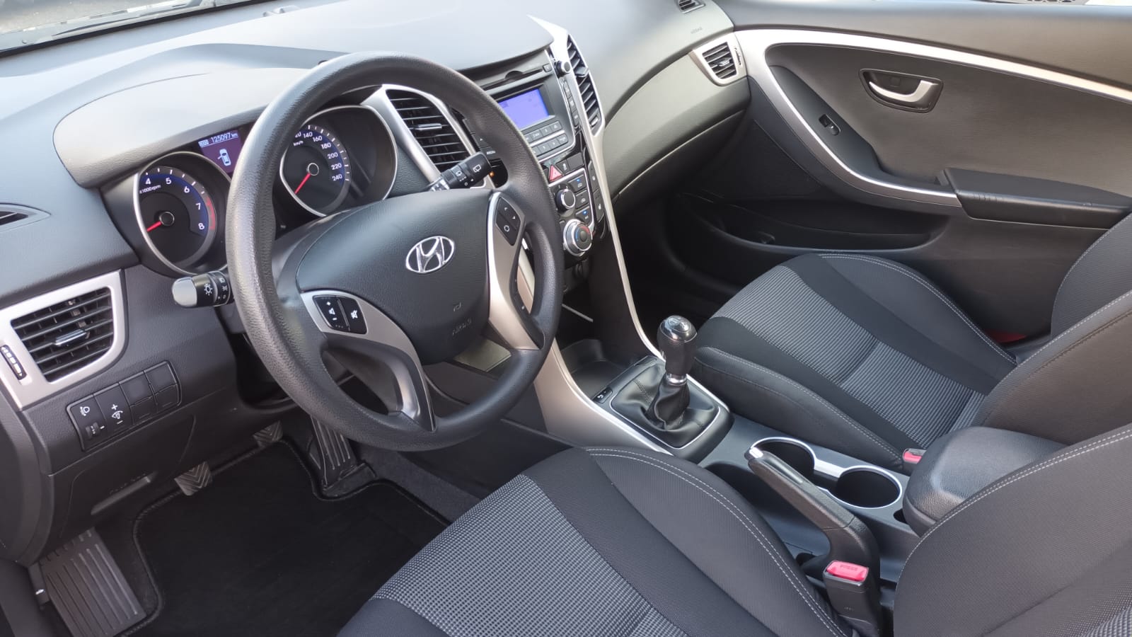 HYUNDAI i30 1.6 GDi Pica-image-8