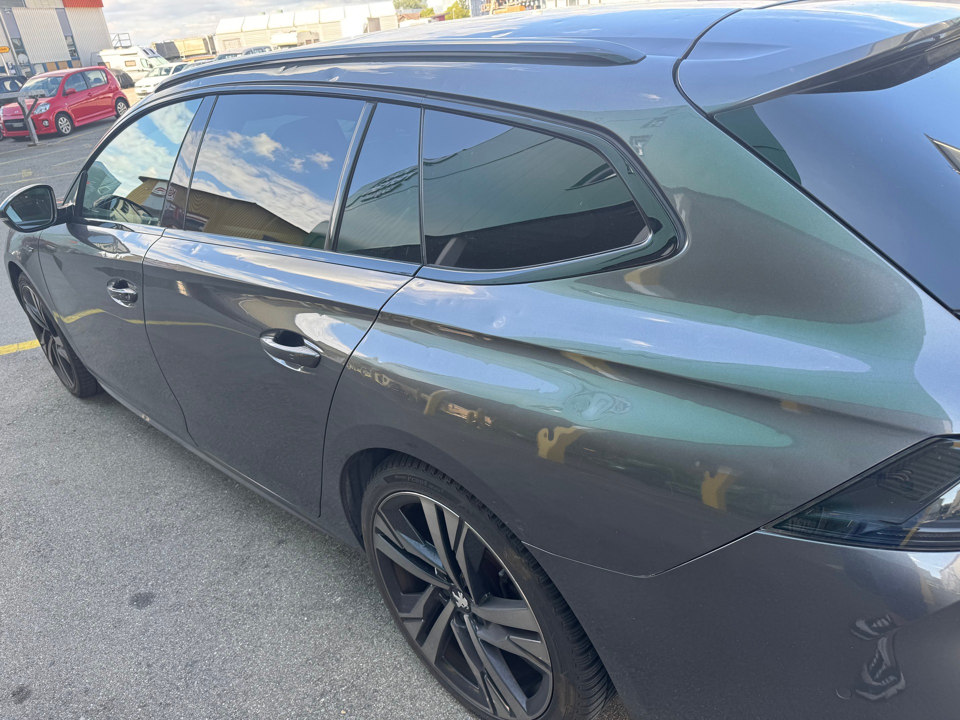 PEUGEOT 508 SW 1.5 Blue HDi GT Pack EAT8-image-8