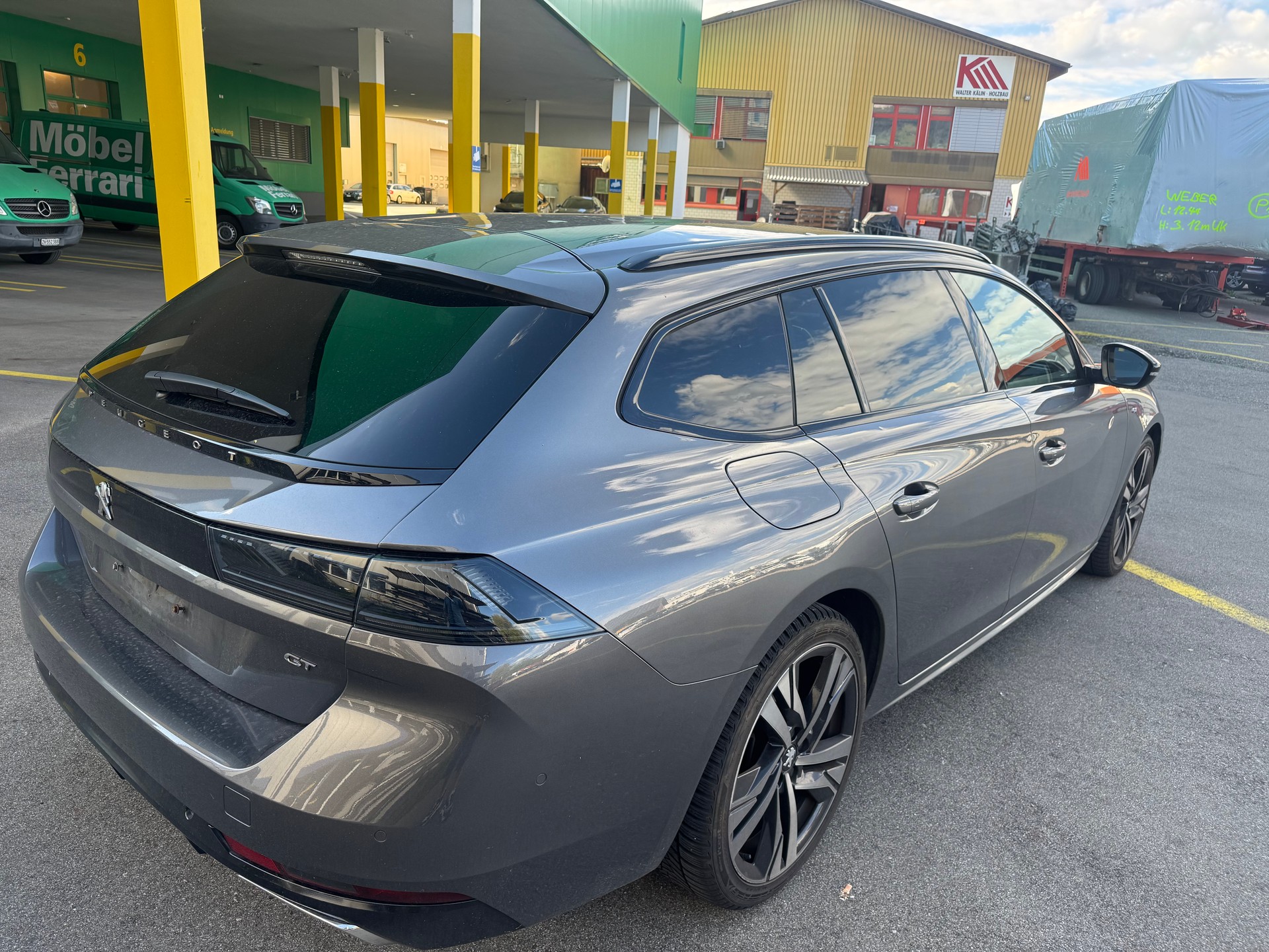 PEUGEOT 508 SW 1.5 Blue HDi GT Pack EAT8-image-3