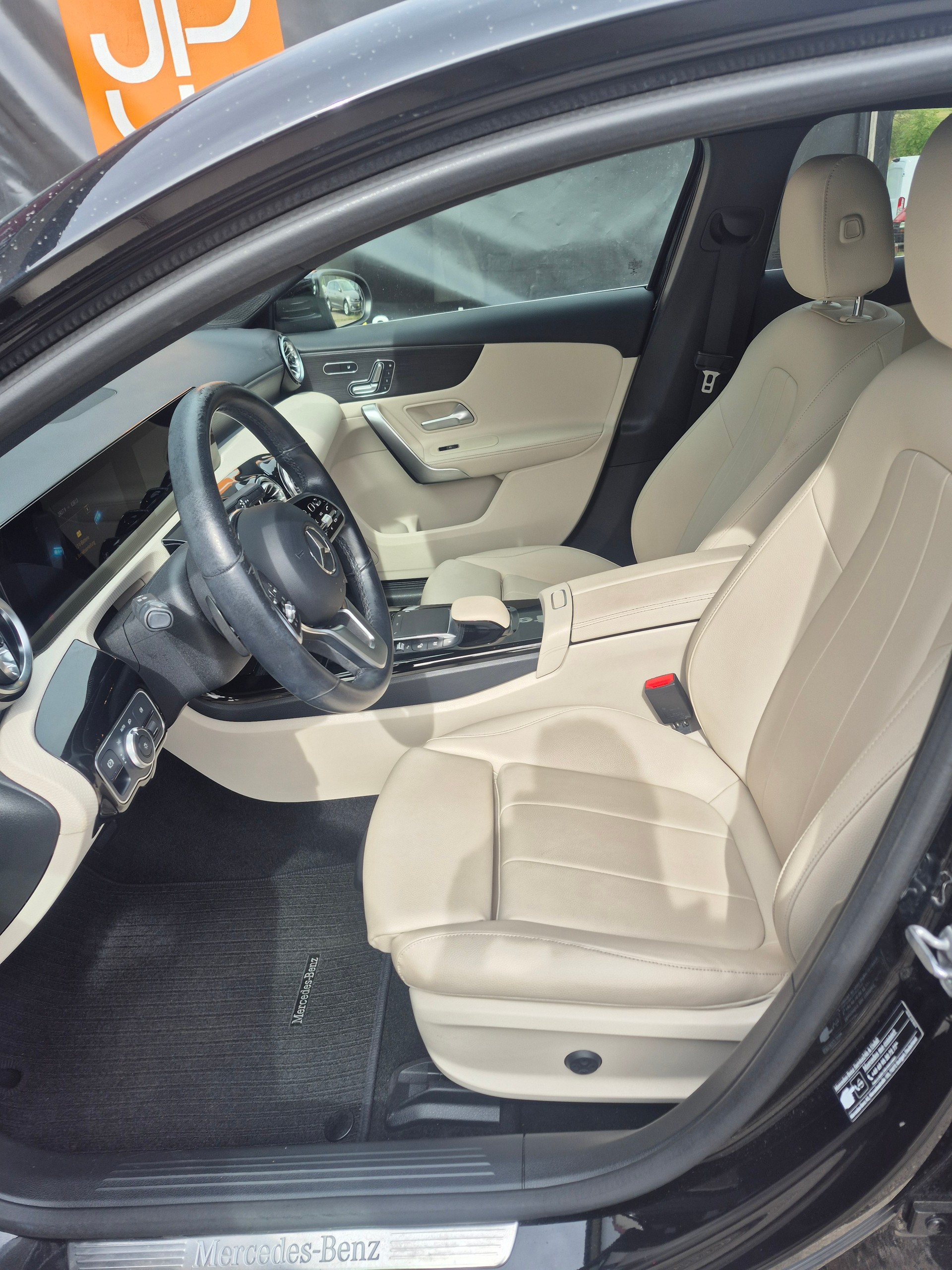 MERCEDES-BENZ A 200-image-11