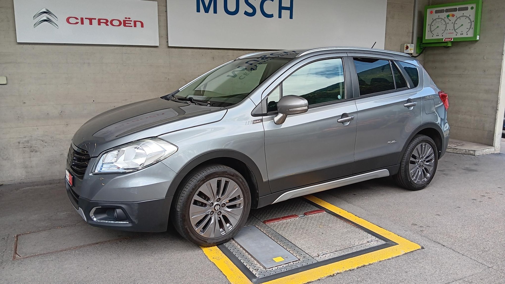SUZUKI SX4 S-Cross 1.6 TD PizSulai Top 4WD TCSS-image-0