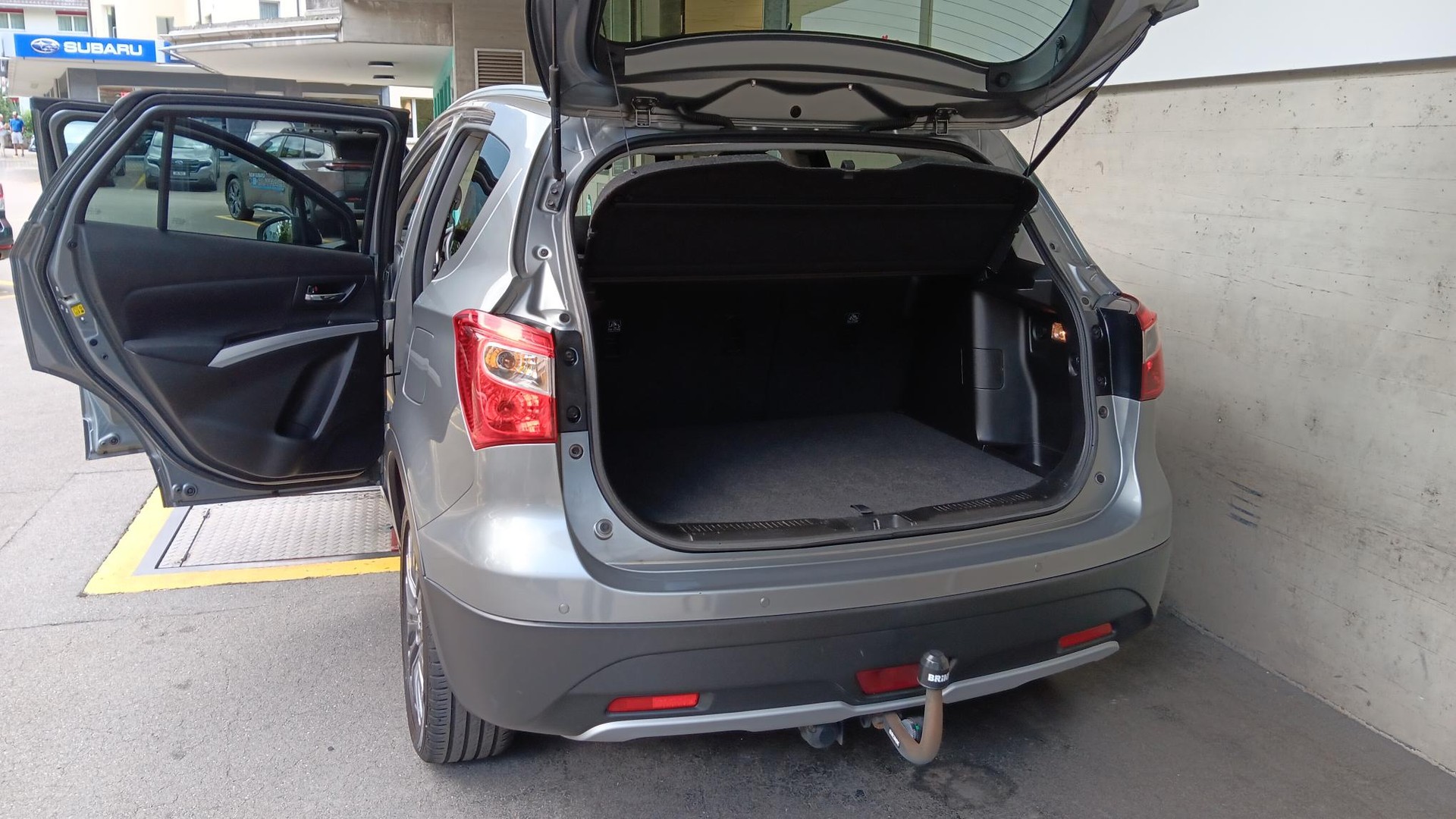 SUZUKI SX4 S-Cross 1.6 TD PizSulai Top 4WD TCSS-image-6