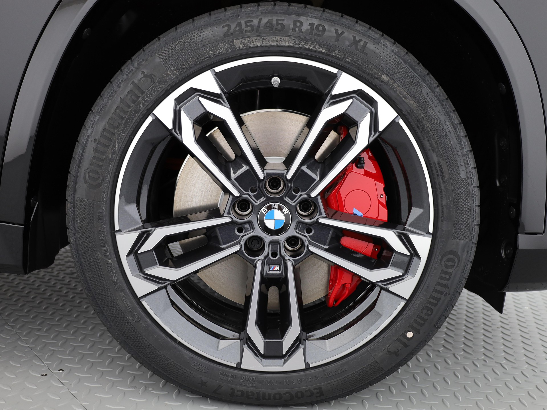 BMW iX1 30 xDrive-image-6
