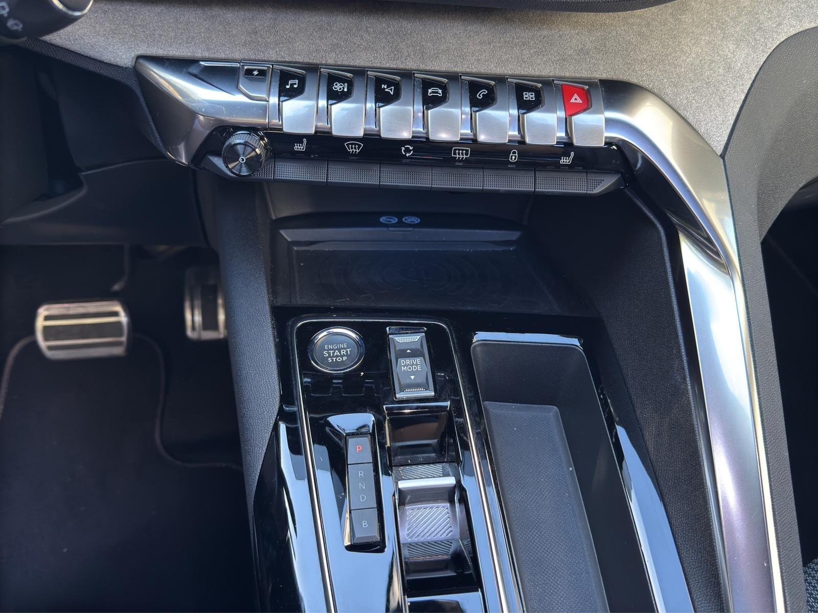PEUGEOT 3008 1.6 Plug-in Hybrid GT-image-14