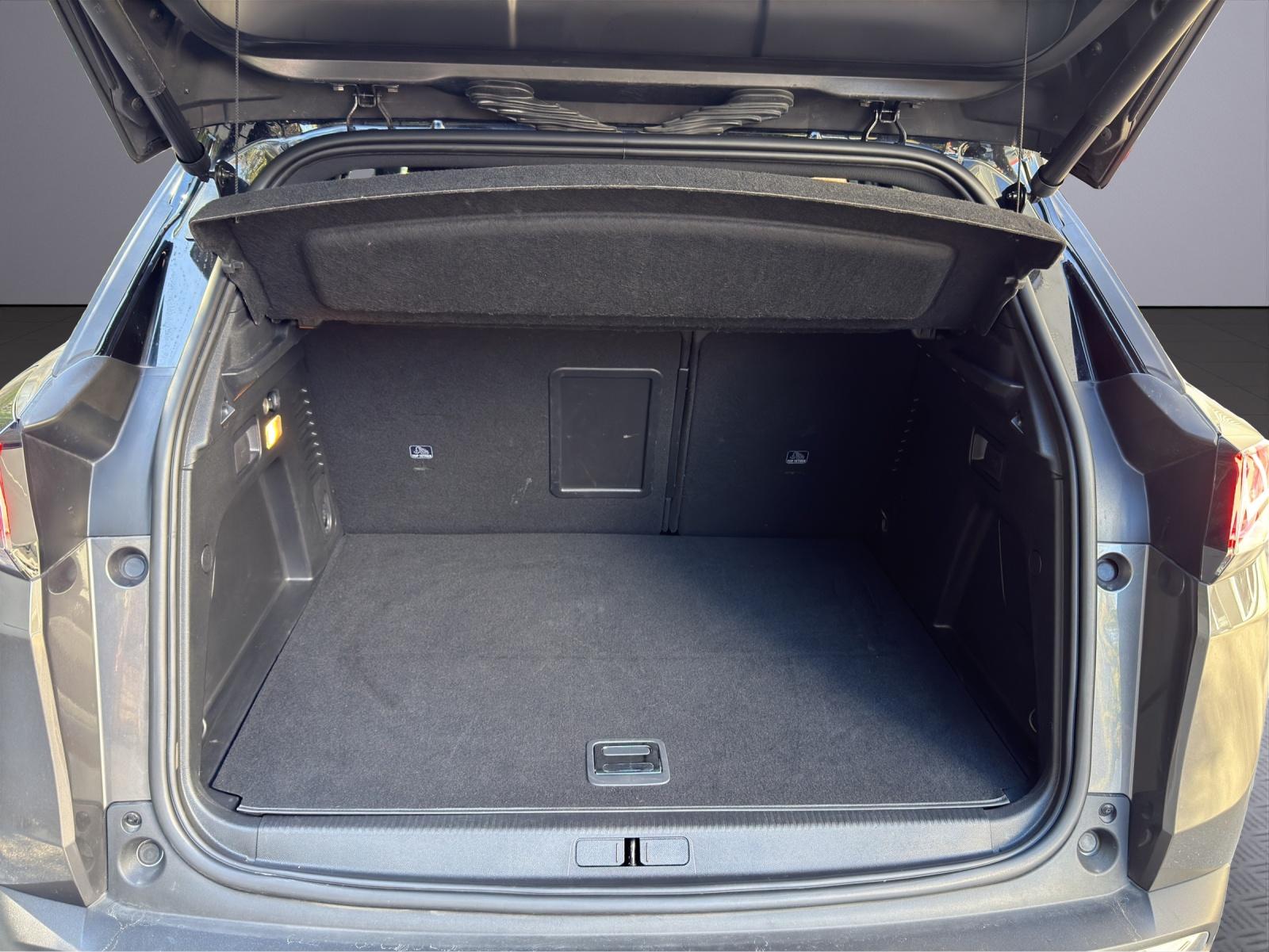 PEUGEOT 3008 1.6 Plug-in Hybrid GT-image-10