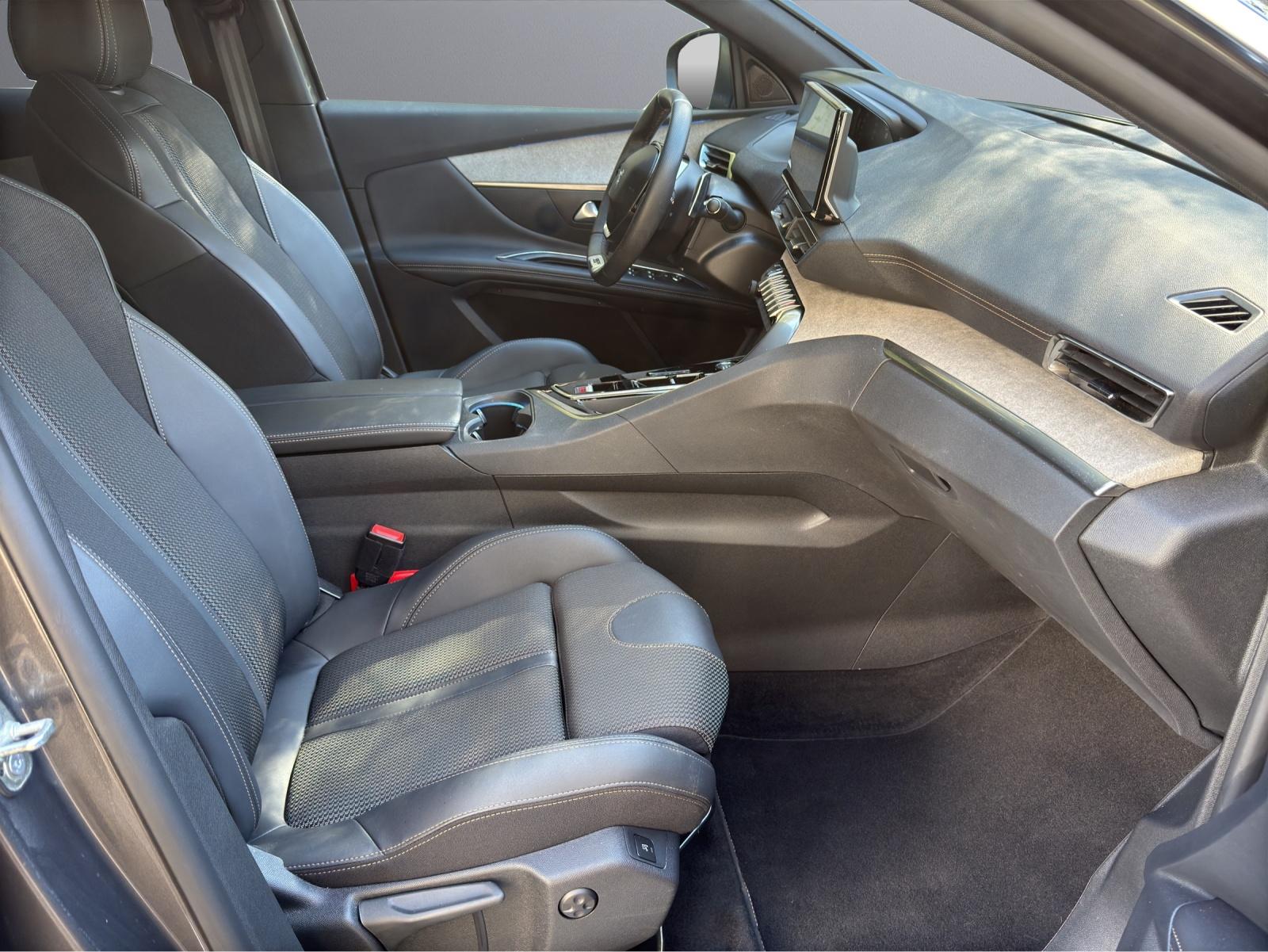 PEUGEOT 3008 1.6 Plug-in Hybrid GT-image-8