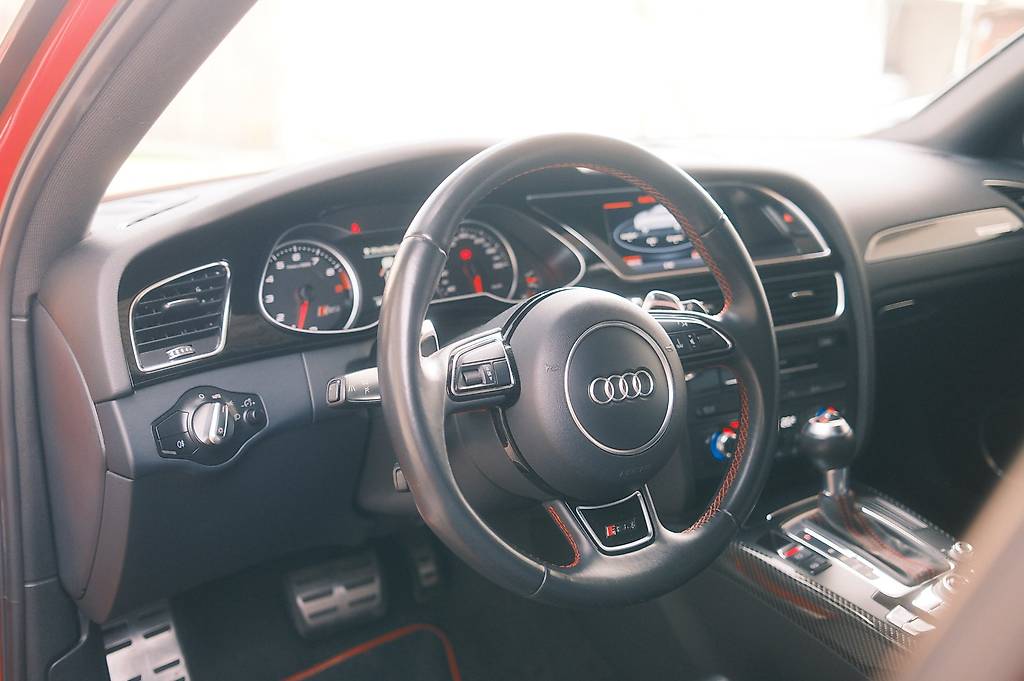 AUDI RS4 Avant 4.2 FSI V8 quattro S-tronic-image-3