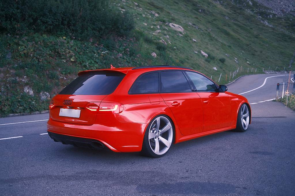 AUDI RS4 Avant 4.2 FSI V8 quattro S-tronic-image-2