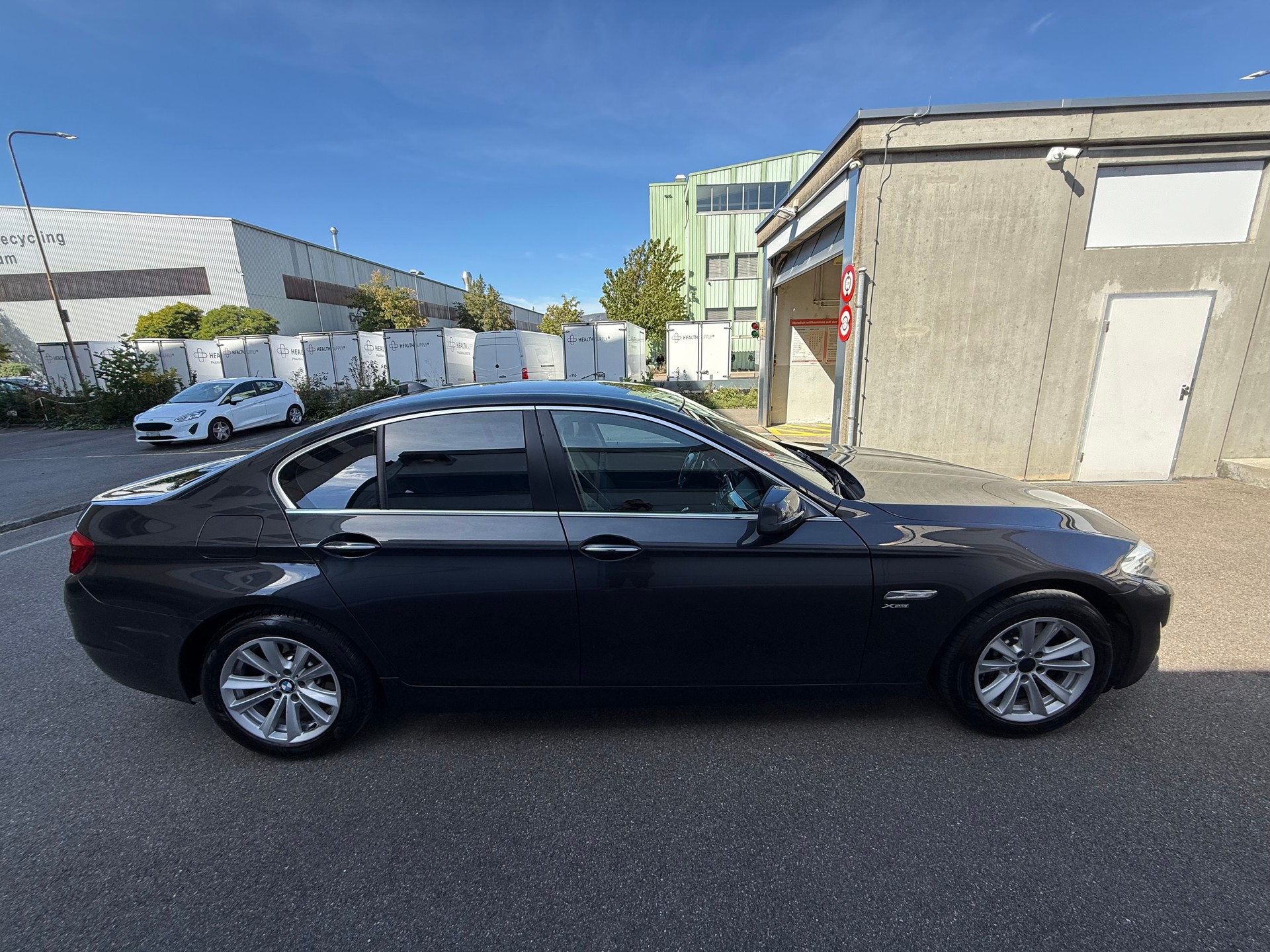 BMW 530d xDrive Steptronic *CH Fahrzeug *Frisch ab MFK *Automat *Tempomat *Diesel *Lederausstattung *Sitzheizung-image-2