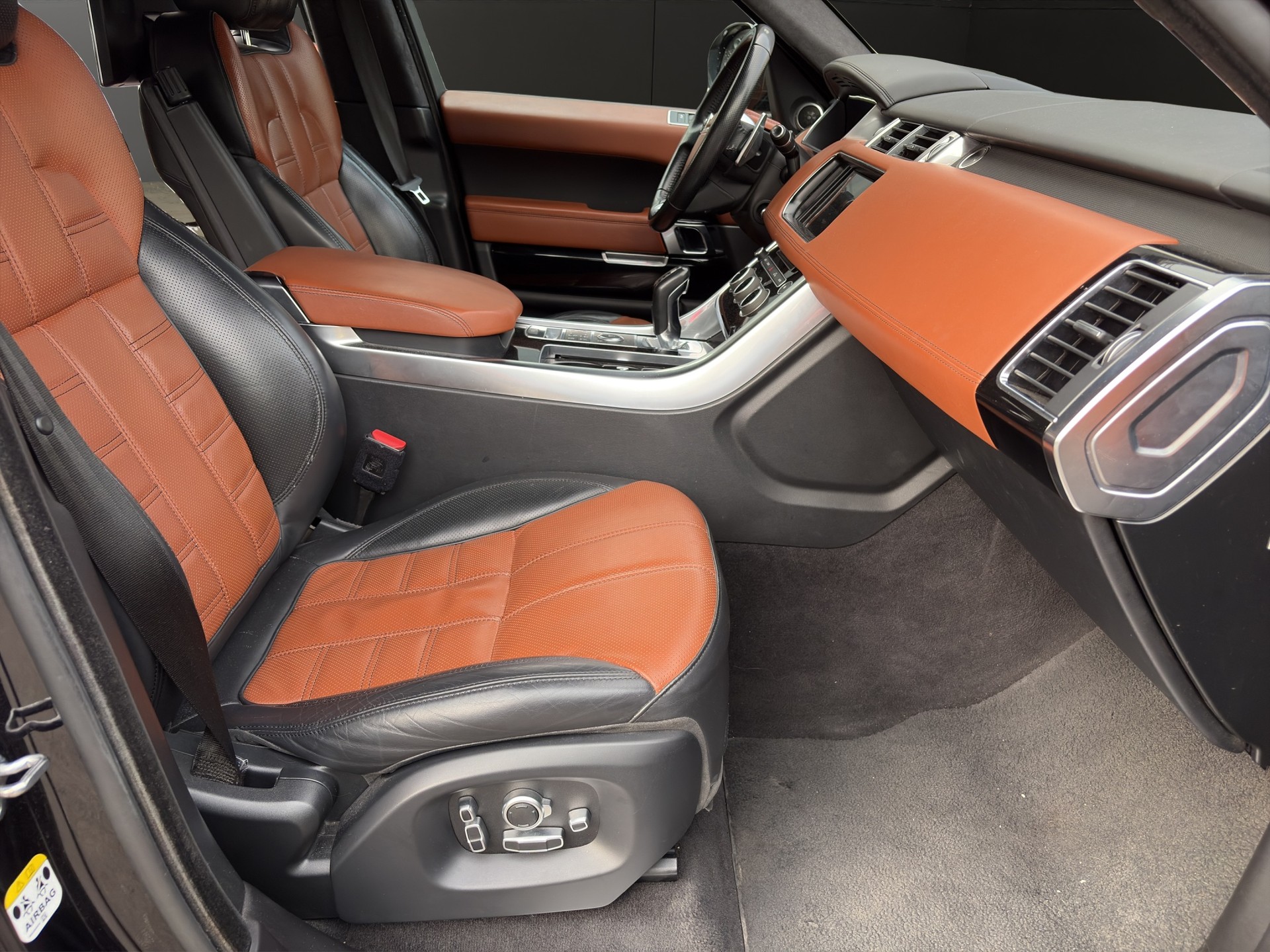LAND ROVER Range Rover Sport 3.0 SDV6 Autobiography Automatic-image-13