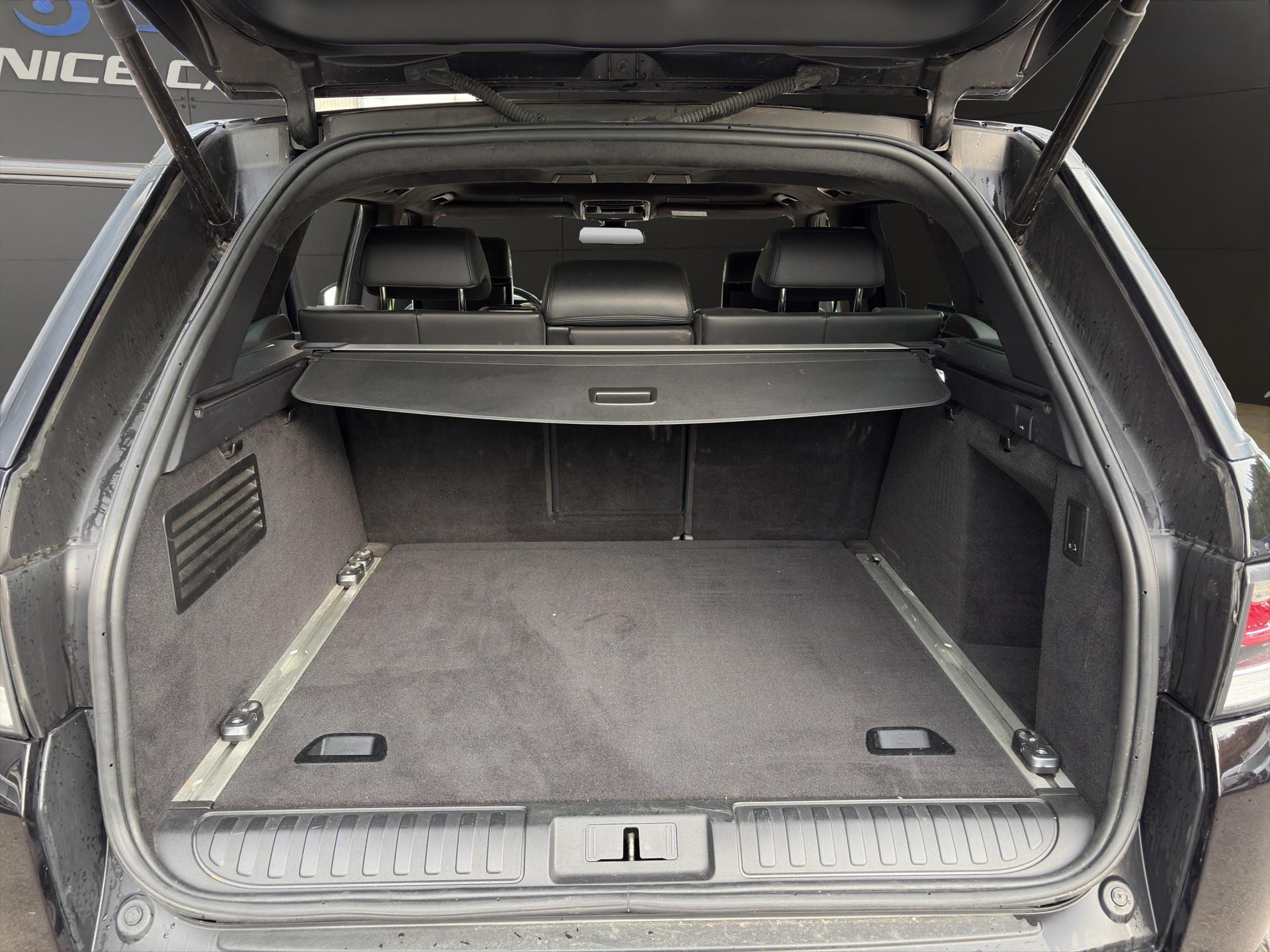 LAND ROVER Range Rover Sport 3.0 SDV6 Autobiography Automatic-image-30