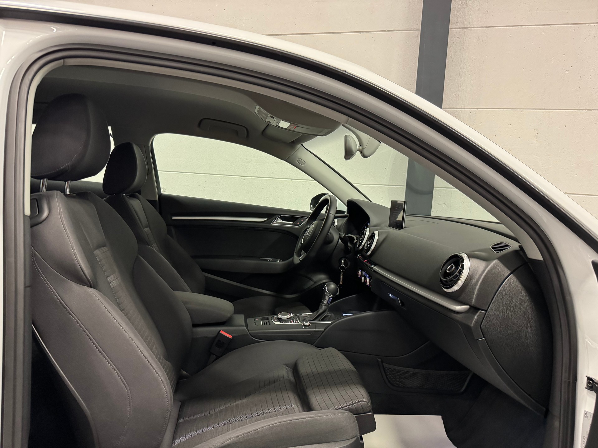AUDI A3 1.8 TFSI Ambition S-tronic-image-21