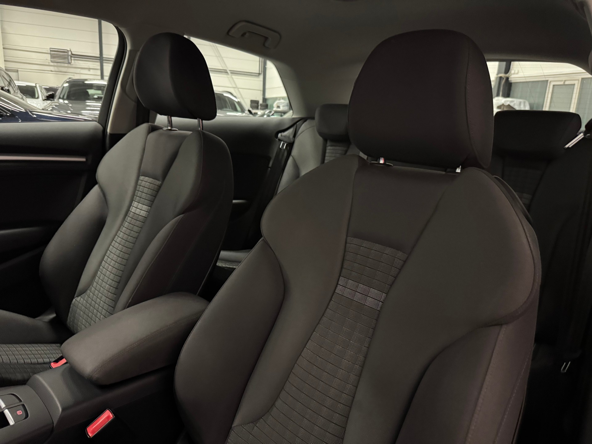 AUDI A3 1.8 TFSI Ambition S-tronic-image-18