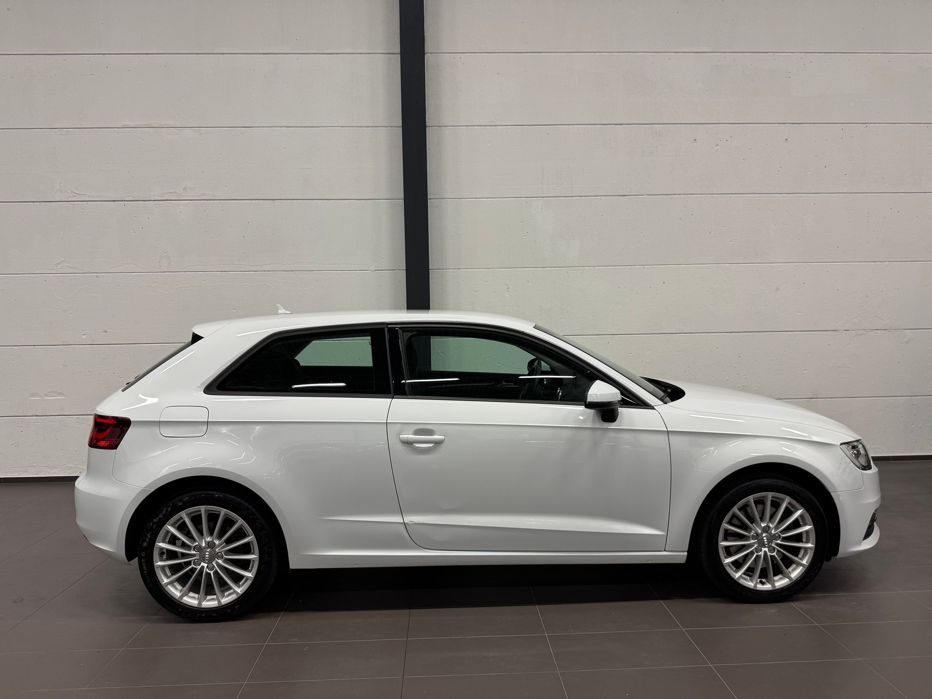 AUDI A3 1.8 TFSI Ambition S-tronic-image-9