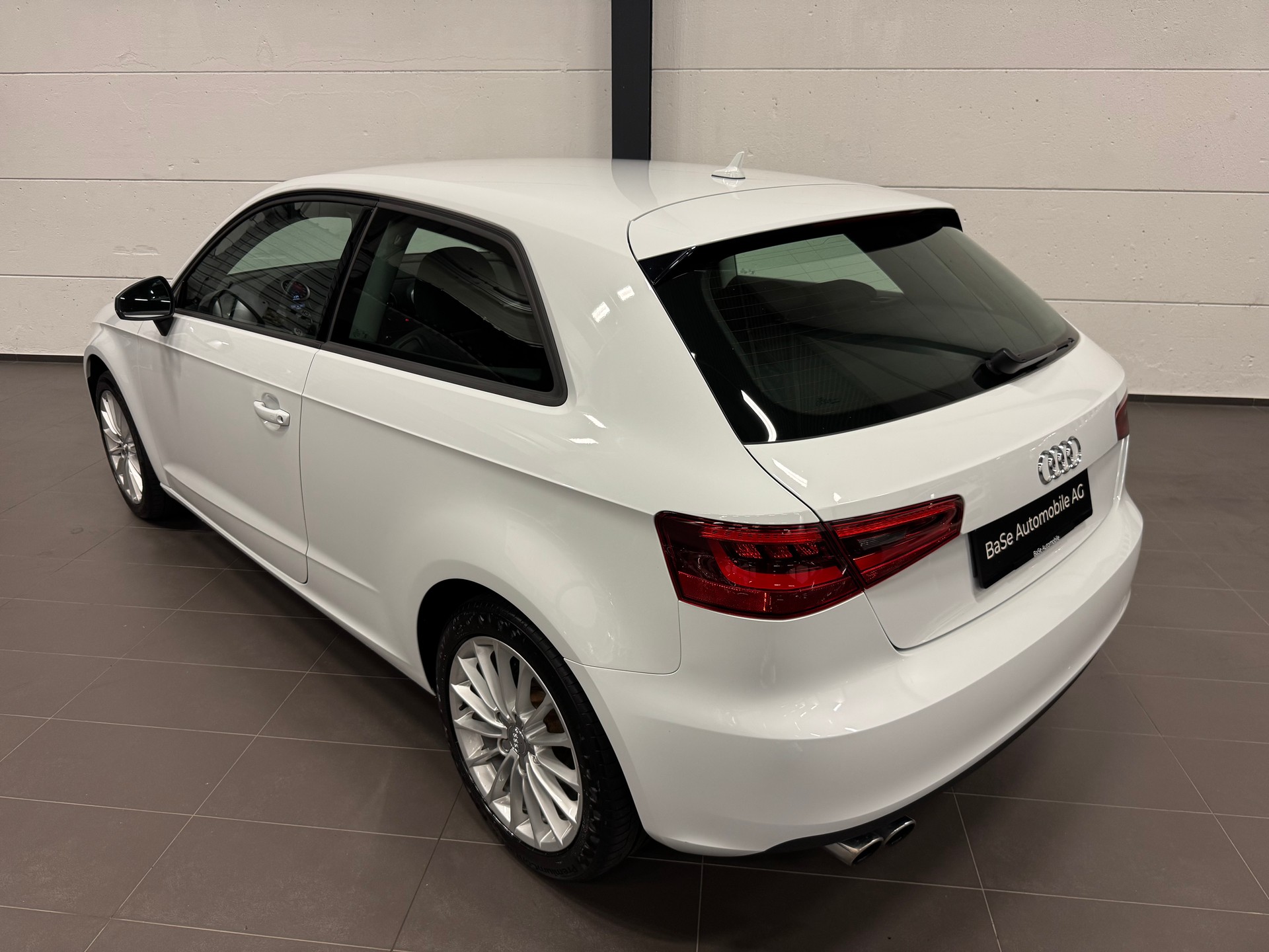 AUDI A3 1.8 TFSI Ambition S-tronic-image-13