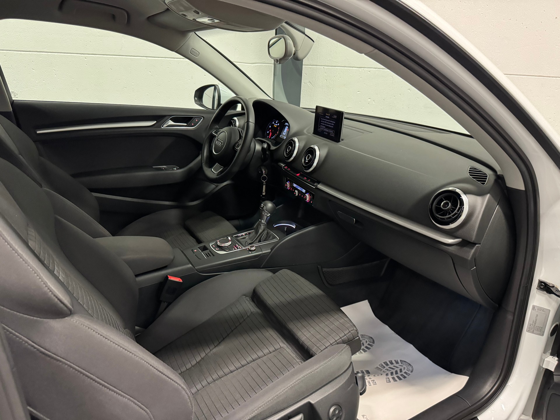 AUDI A3 1.8 TFSI Ambition S-tronic-image-20