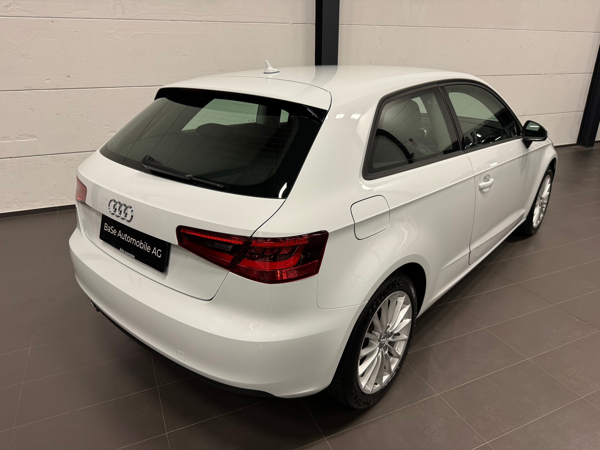 AUDI A3 1.8 TFSI Ambition S-tronic-image-12