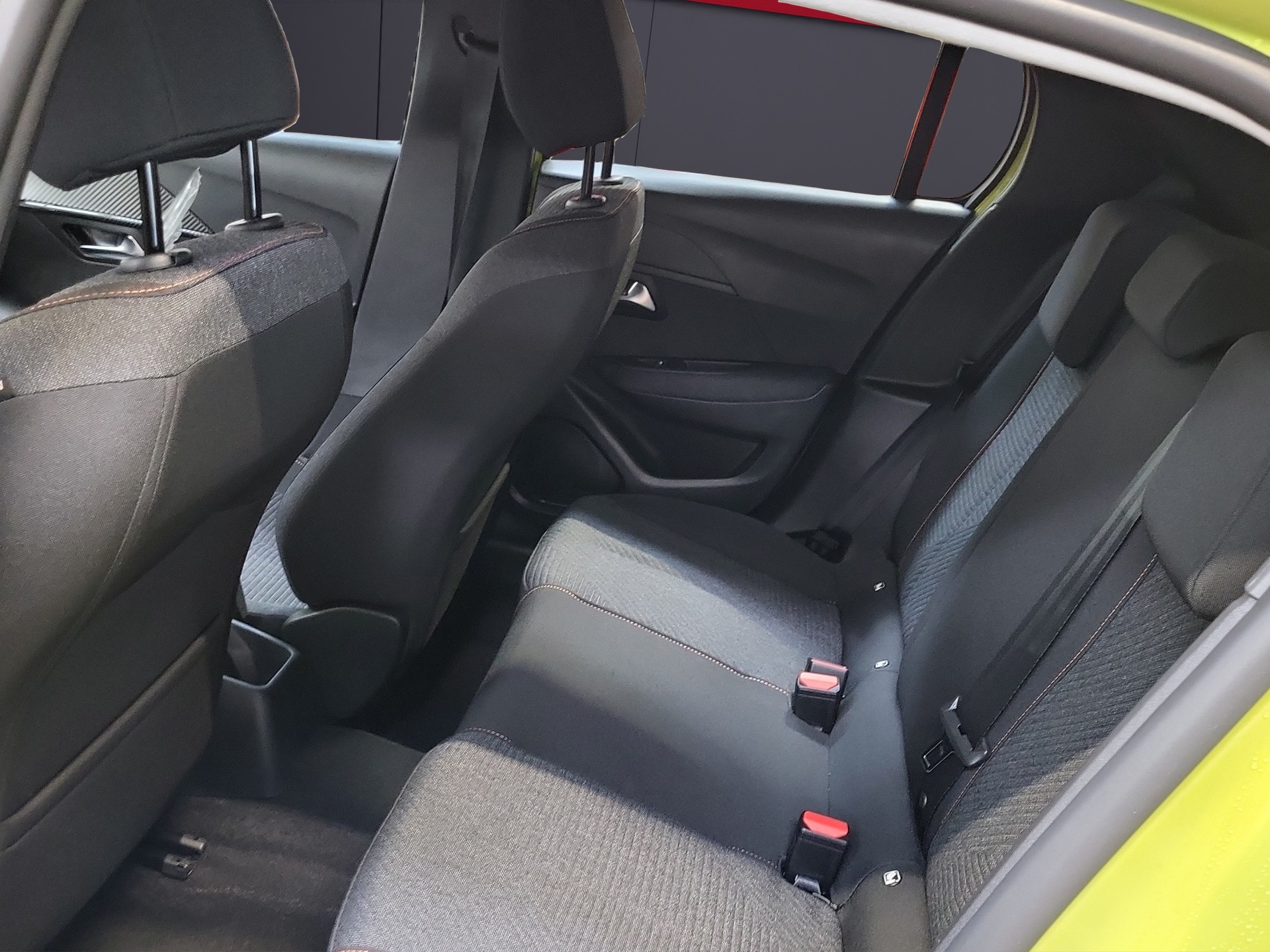 PEUGEOT 208 1.2 MHEV Style-image-5