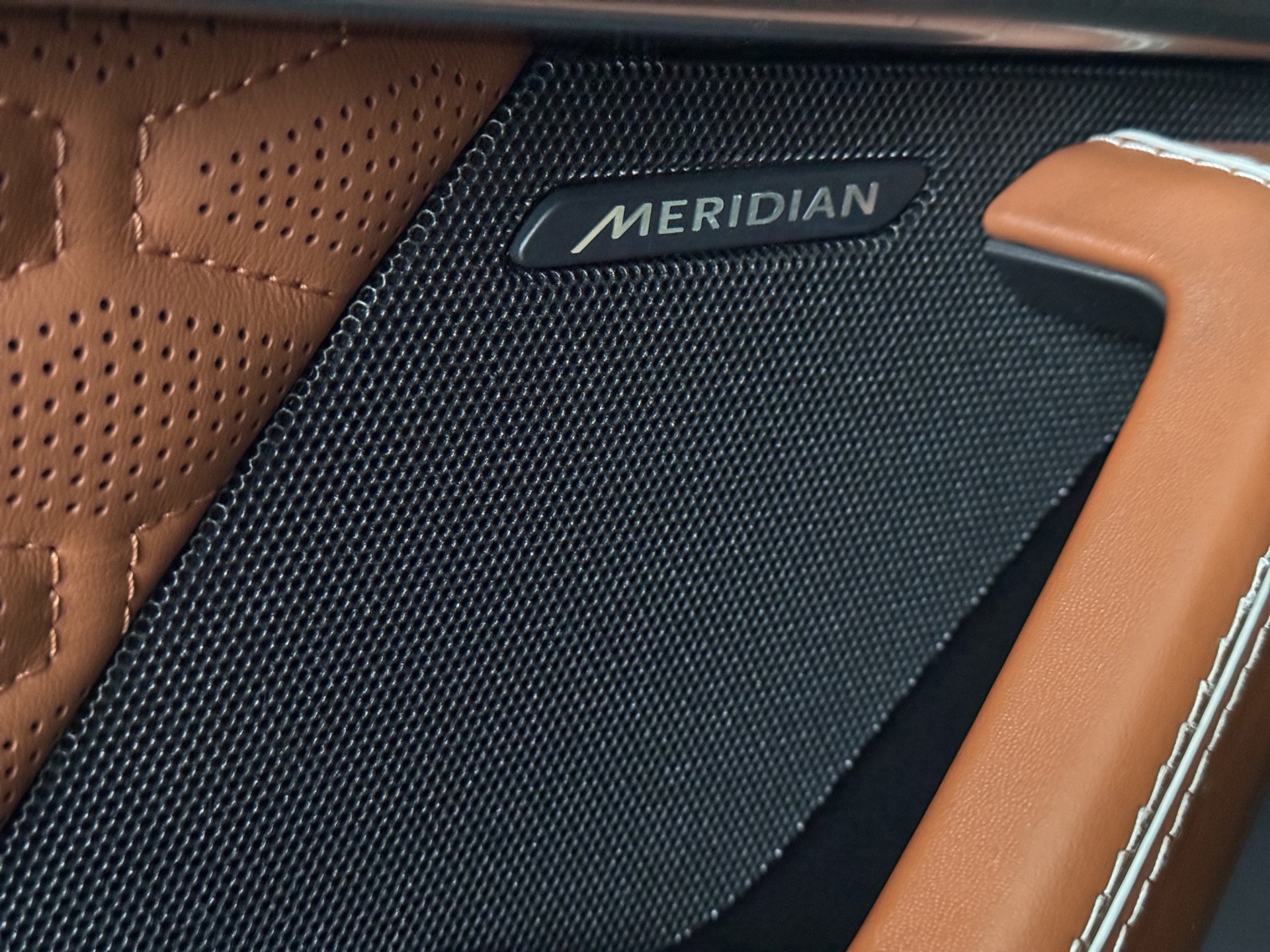 JAGUAR F-Type Convertible 5.0 V8 SVR AWD Automatik "Performance"-image-13