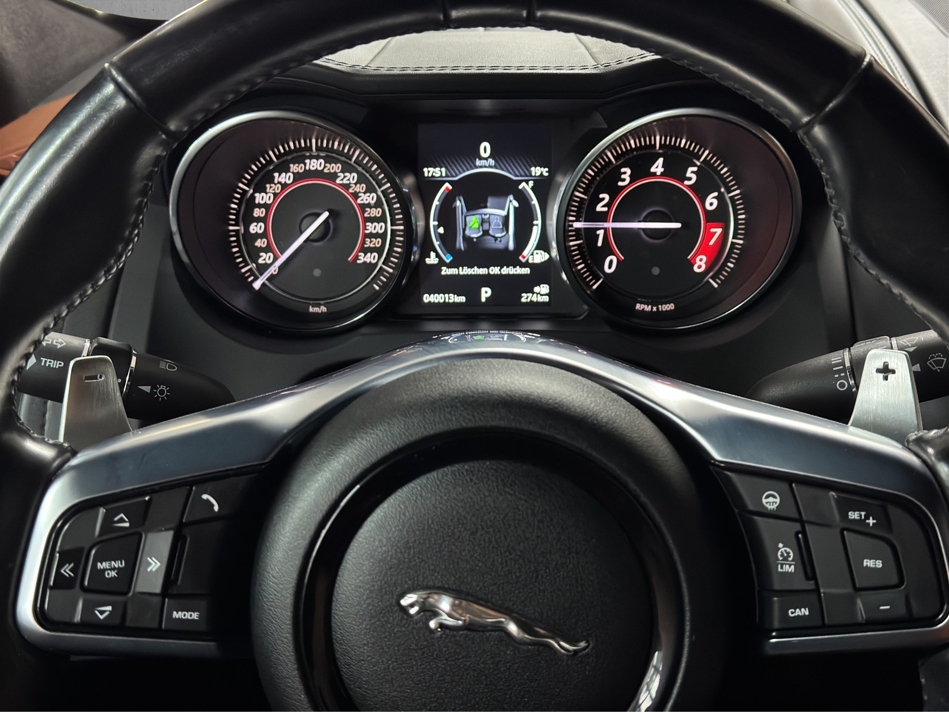 JAGUAR F-Type Convertible 5.0 V8 SVR AWD Automatik "Performance"-image-18