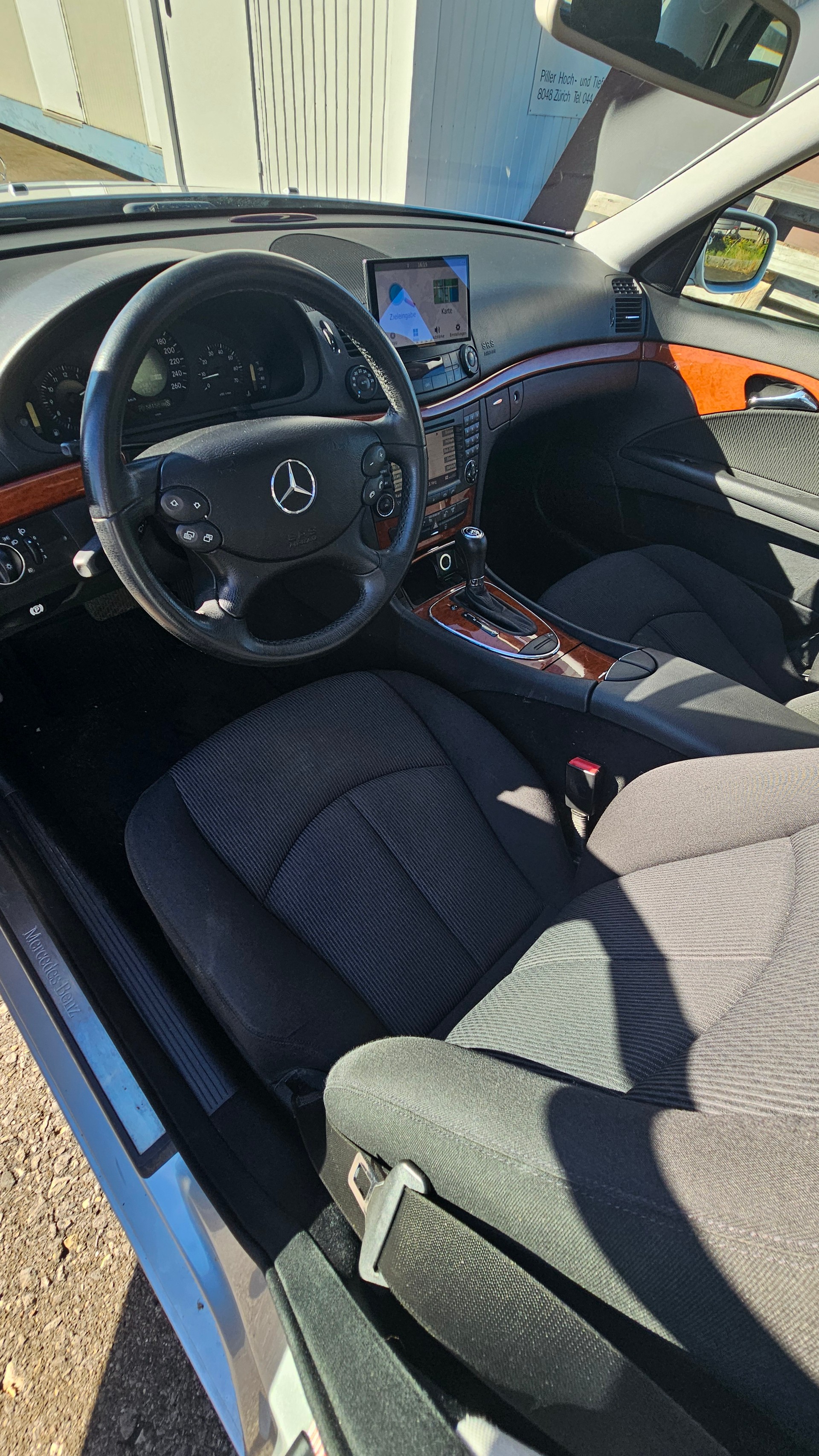 MERCEDES-BENZ E 200 Kompressor NGT Classic Automatic-image-11