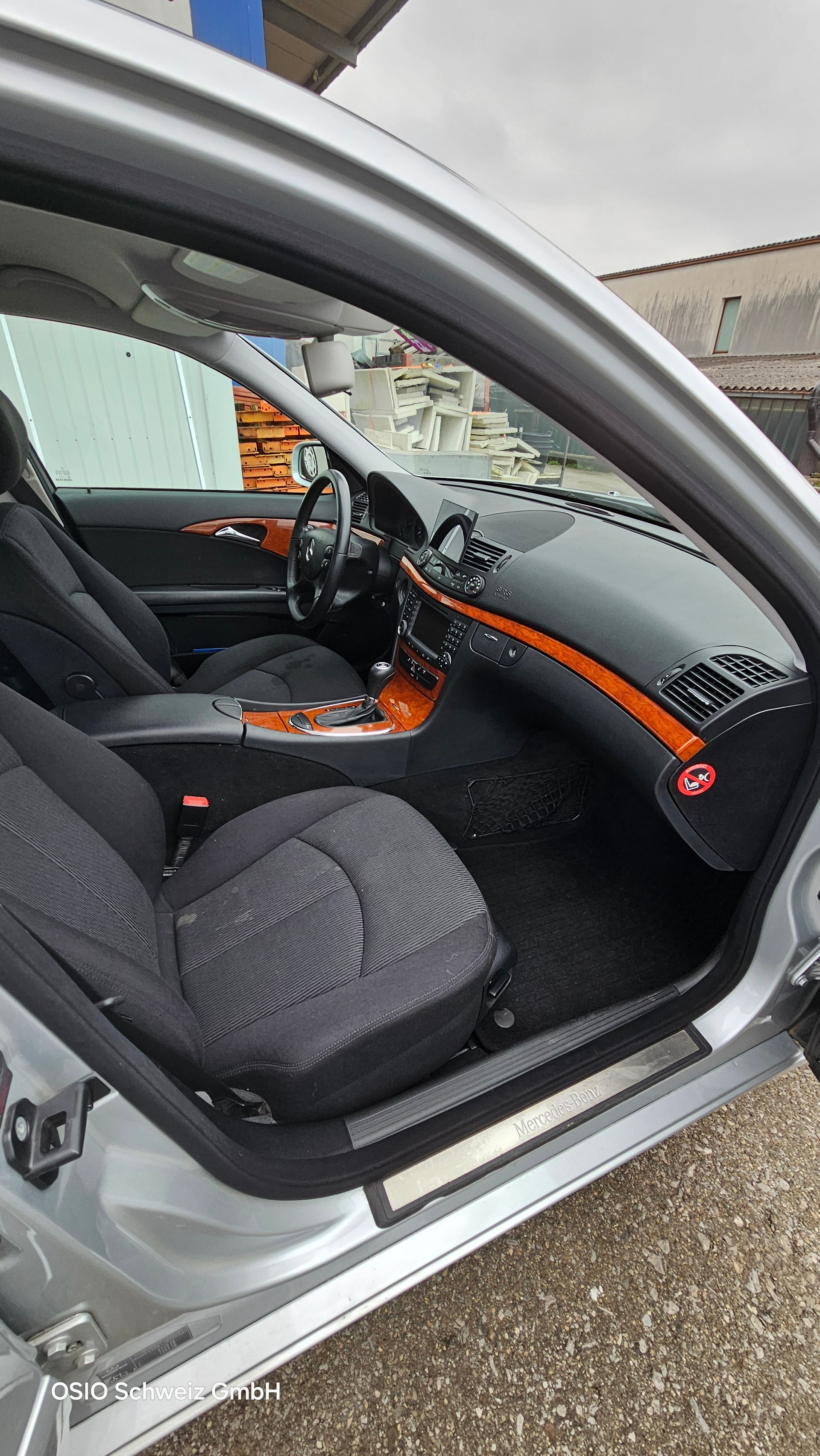 MERCEDES-BENZ E 200 Kompressor NGT Classic Automatic-image-12