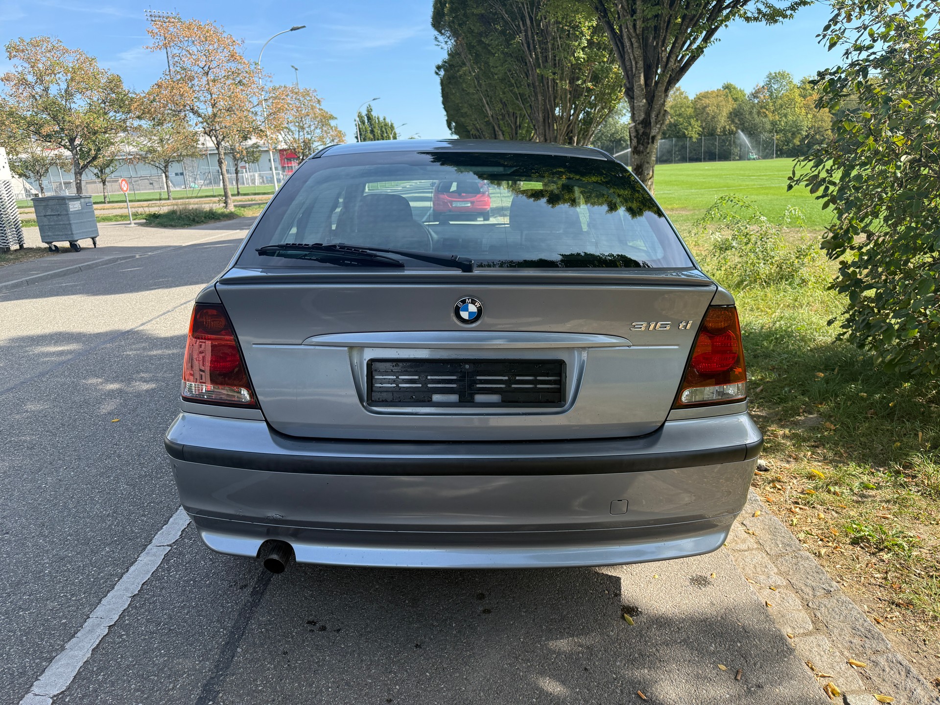 BMW 316ti-image-3