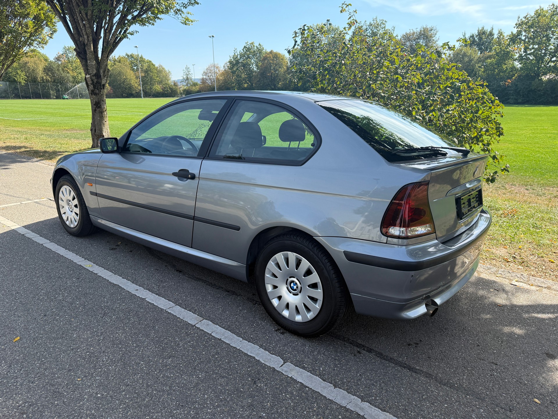BMW 316ti-image-2