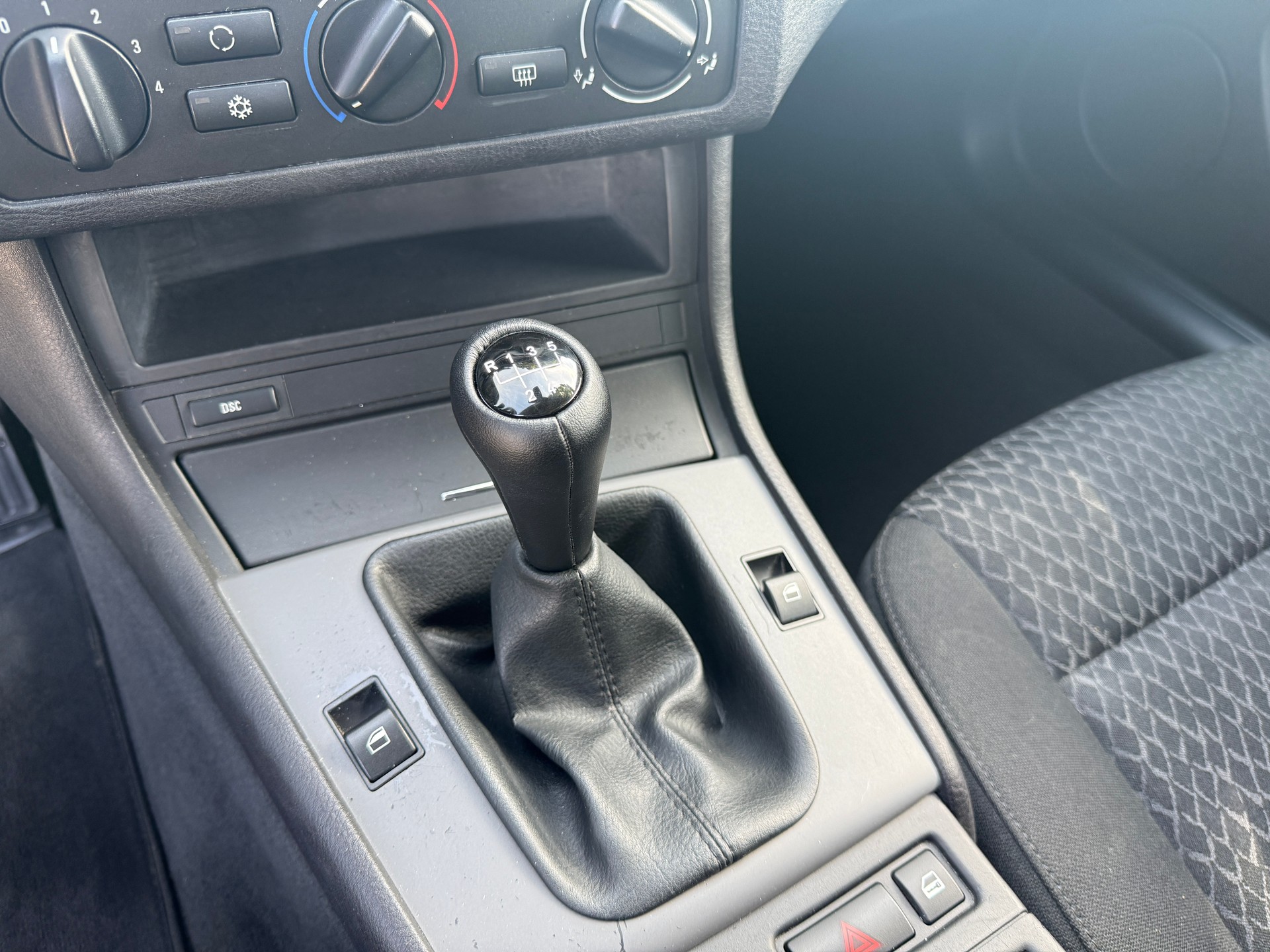 BMW 316ti-image-13