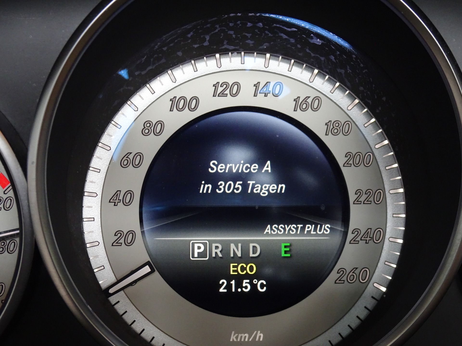 MERCEDES-BENZ E 350 BlueTEC 7G-Tronic AMG SPORT PAKET-image-15