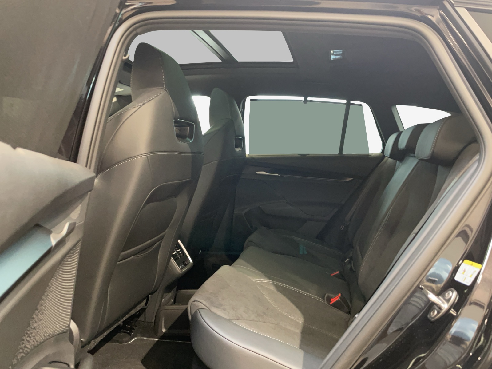SKODA Enyaq 85x Sportline 4x4-image-11