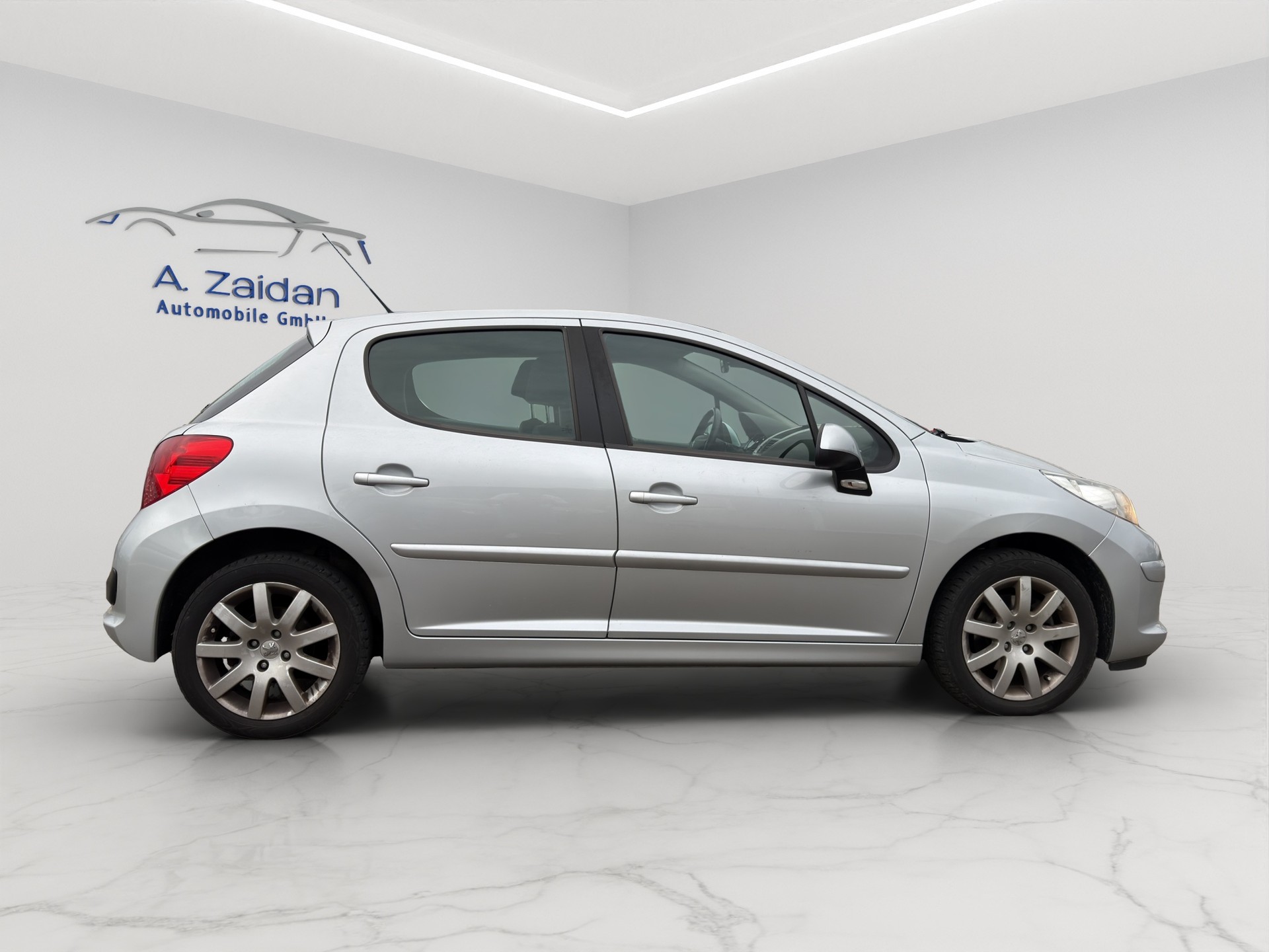 PEUGEOT 207 1.6 16V XS Automatic-image-3
